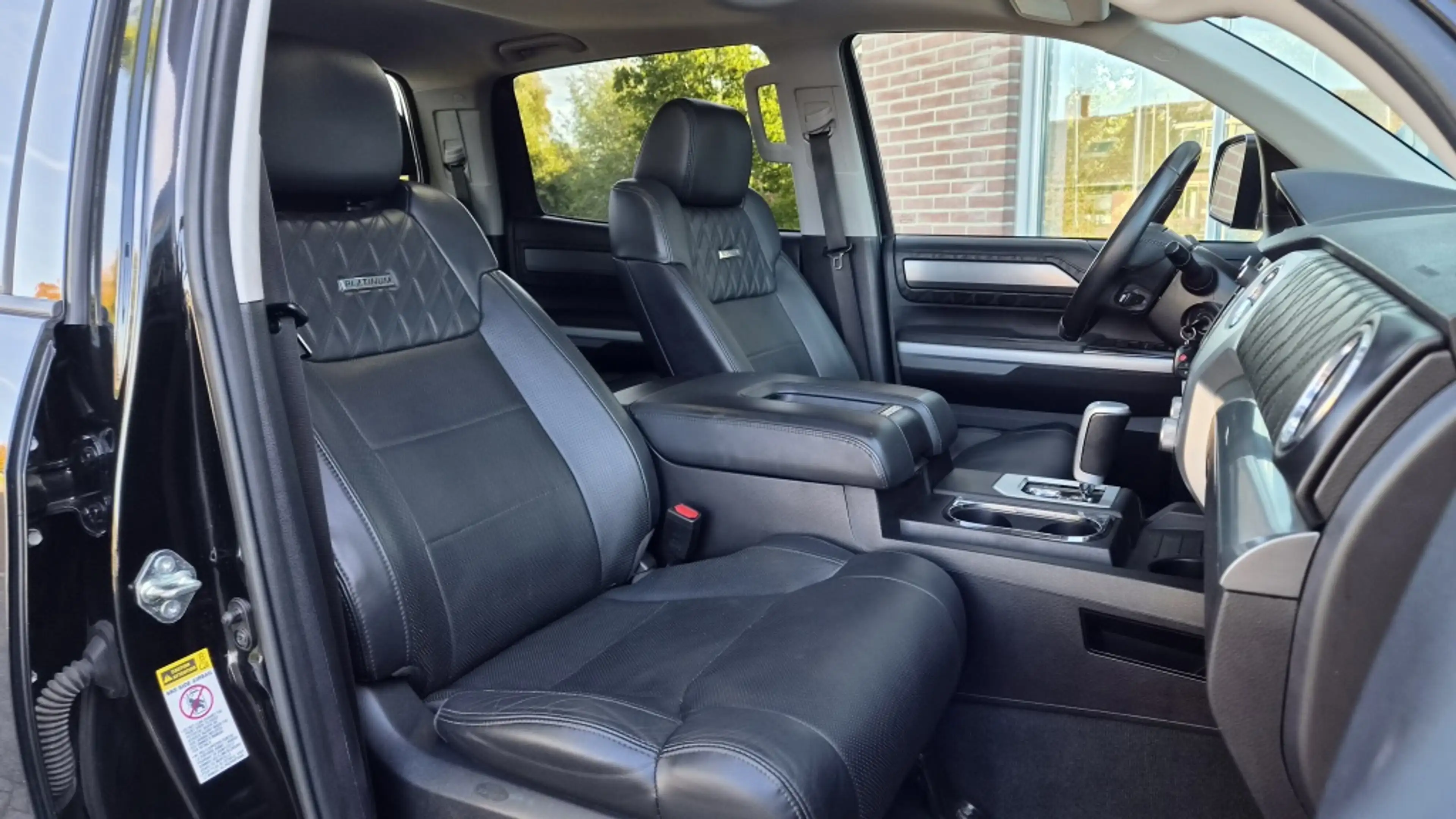 Toyota Tundra 5.7 V8 CrewMax Platinum 4x4, Newst, Vol, JBL, — photo 4