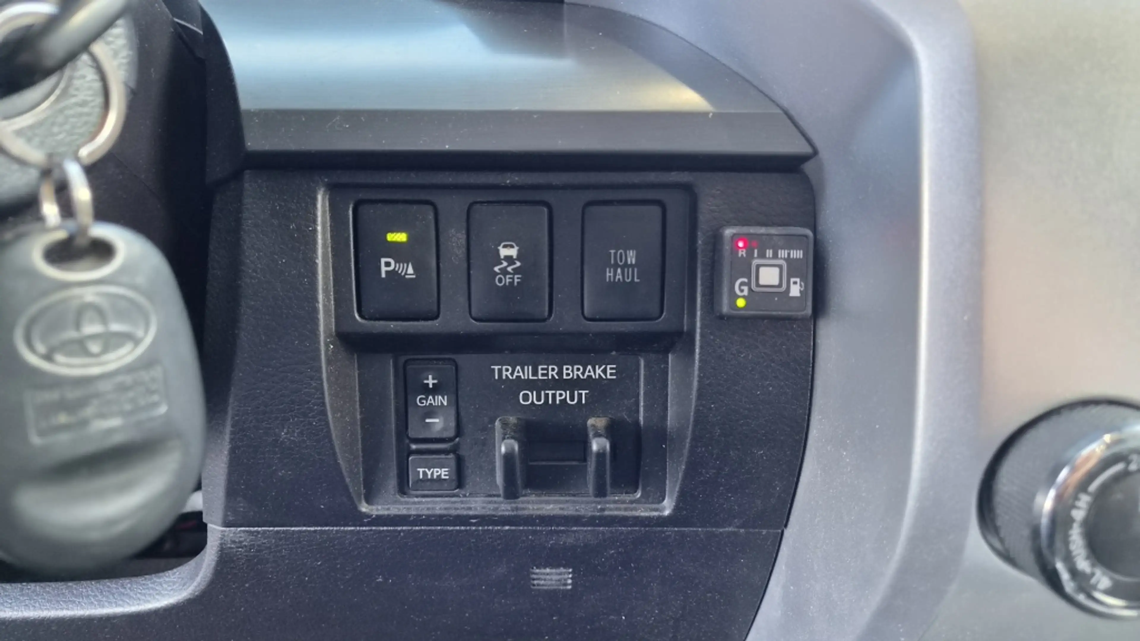 Toyota Tundra 5.7 V8 CrewMax Platinum 4x4, Newst, Vol, JBL, — photo 29