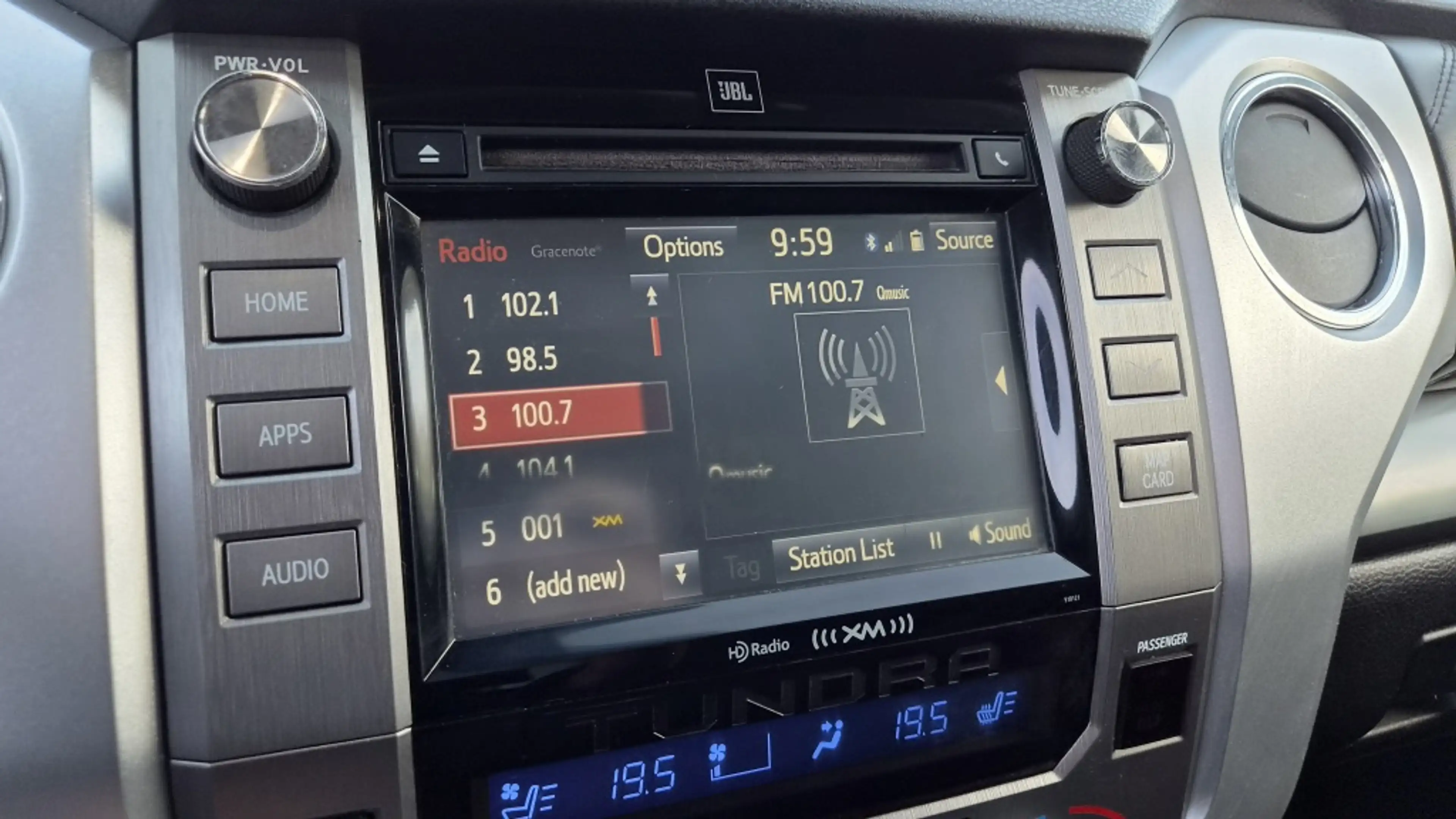 Toyota Tundra 5.7 V8 CrewMax Platinum 4x4, Newst, Vol, JBL, — photo 34