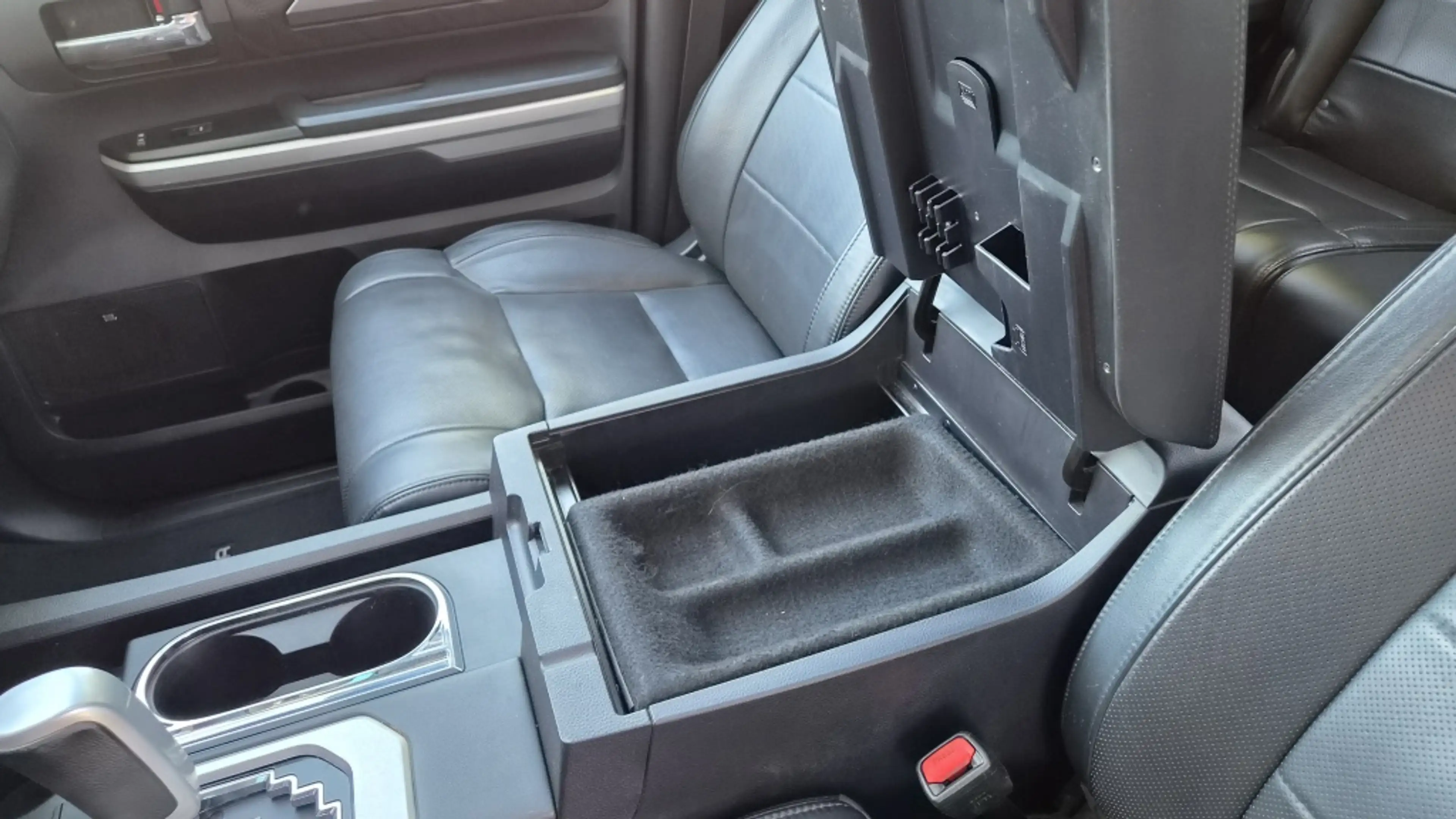 Toyota Tundra 5.7 V8 CrewMax Platinum 4x4, Newst, Vol, JBL, — photo 44