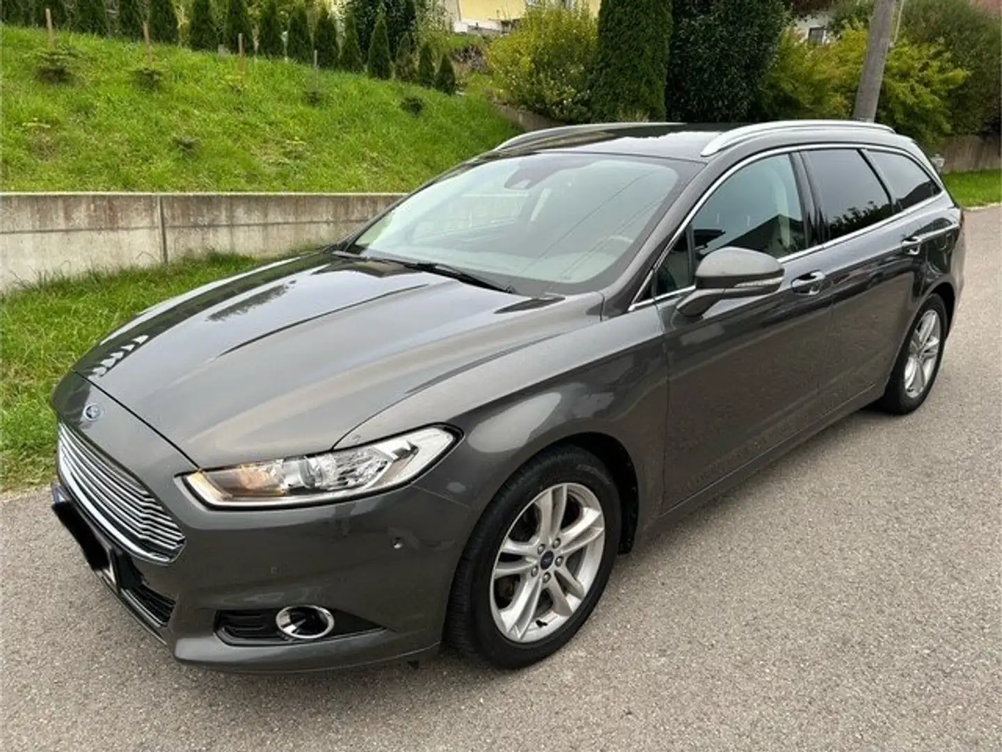 Ford Mondeo Mondeo Traveller Titanium 2,0 TDCi Titanium Grau - 2