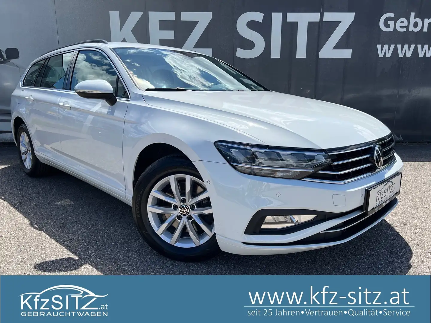 Volkswagen Passat Variant Business 2,0 SCR TDI DSG | AHK Weiß - 1