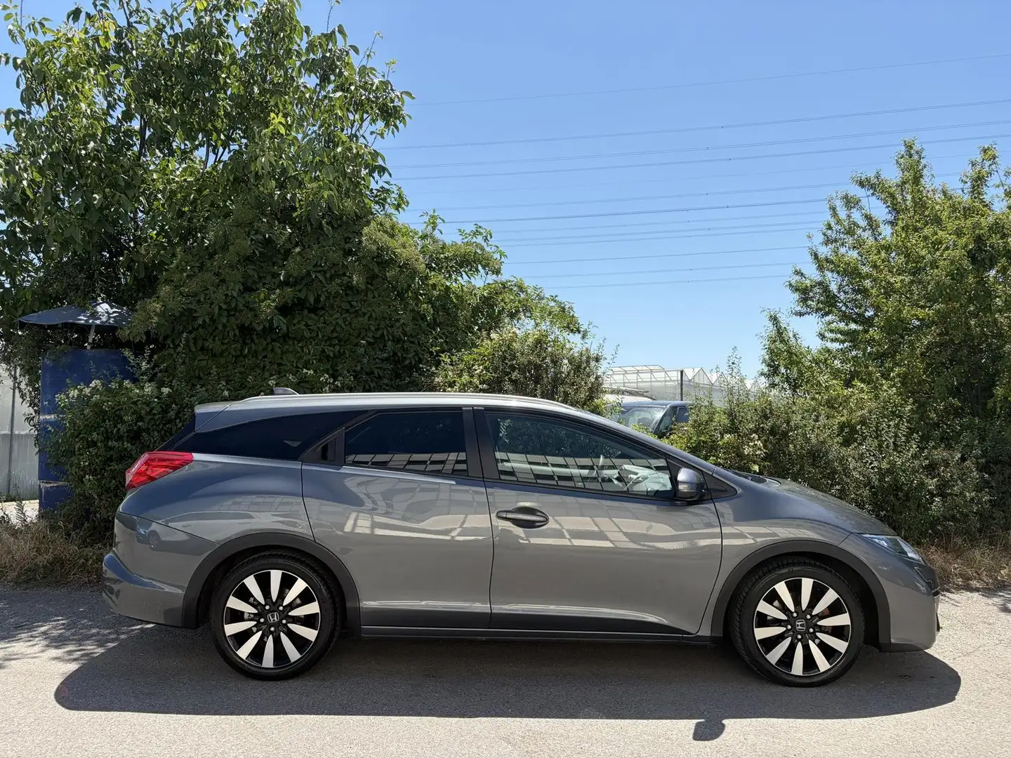 Honda Civic Kombi 1,8 i-VTEC Lifestyle Aut. SERVICEBUCH 1.Bes Grau - 2