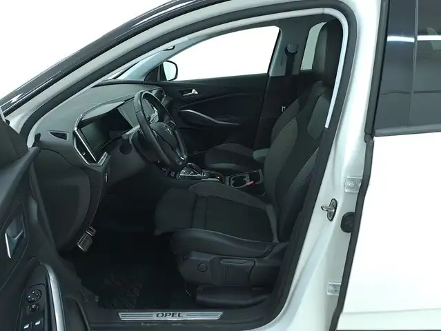 Opel Grandland X view 10