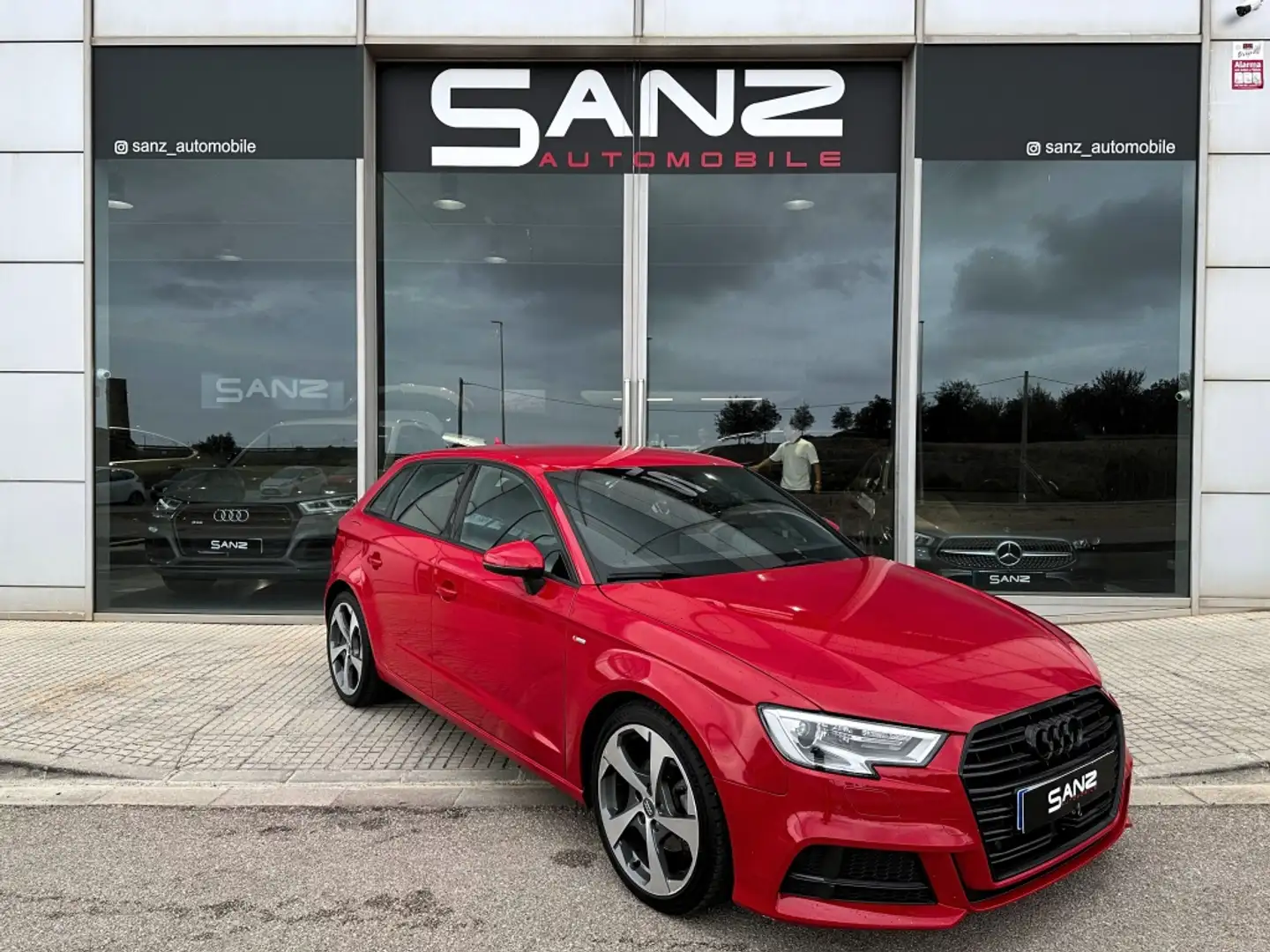 Audi A3 Sportback 1.6TDI S Line Edition S-T 85kW Rouge - 2