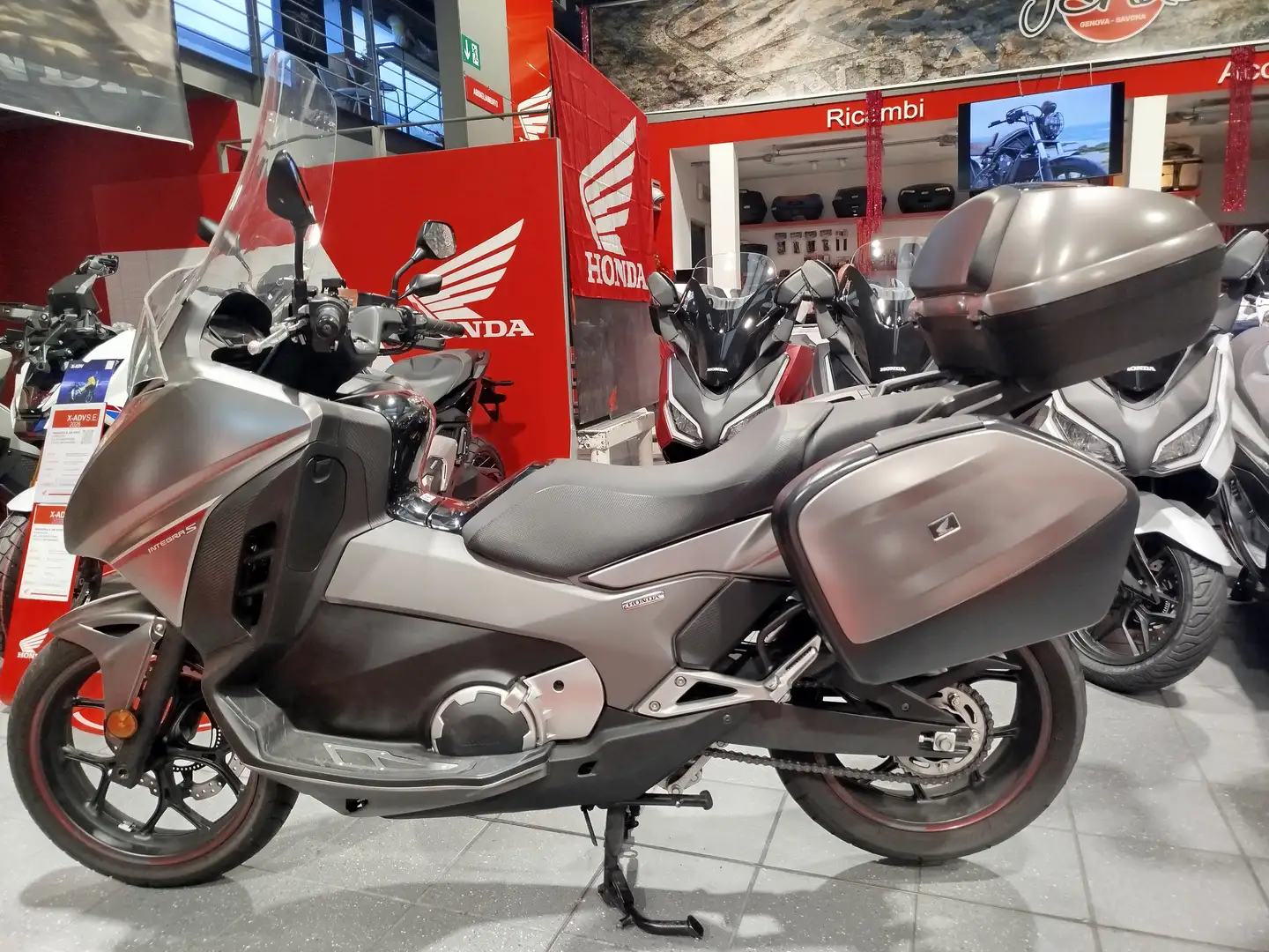 Honda Integra integra s 750 travel '18 Grigio - 2