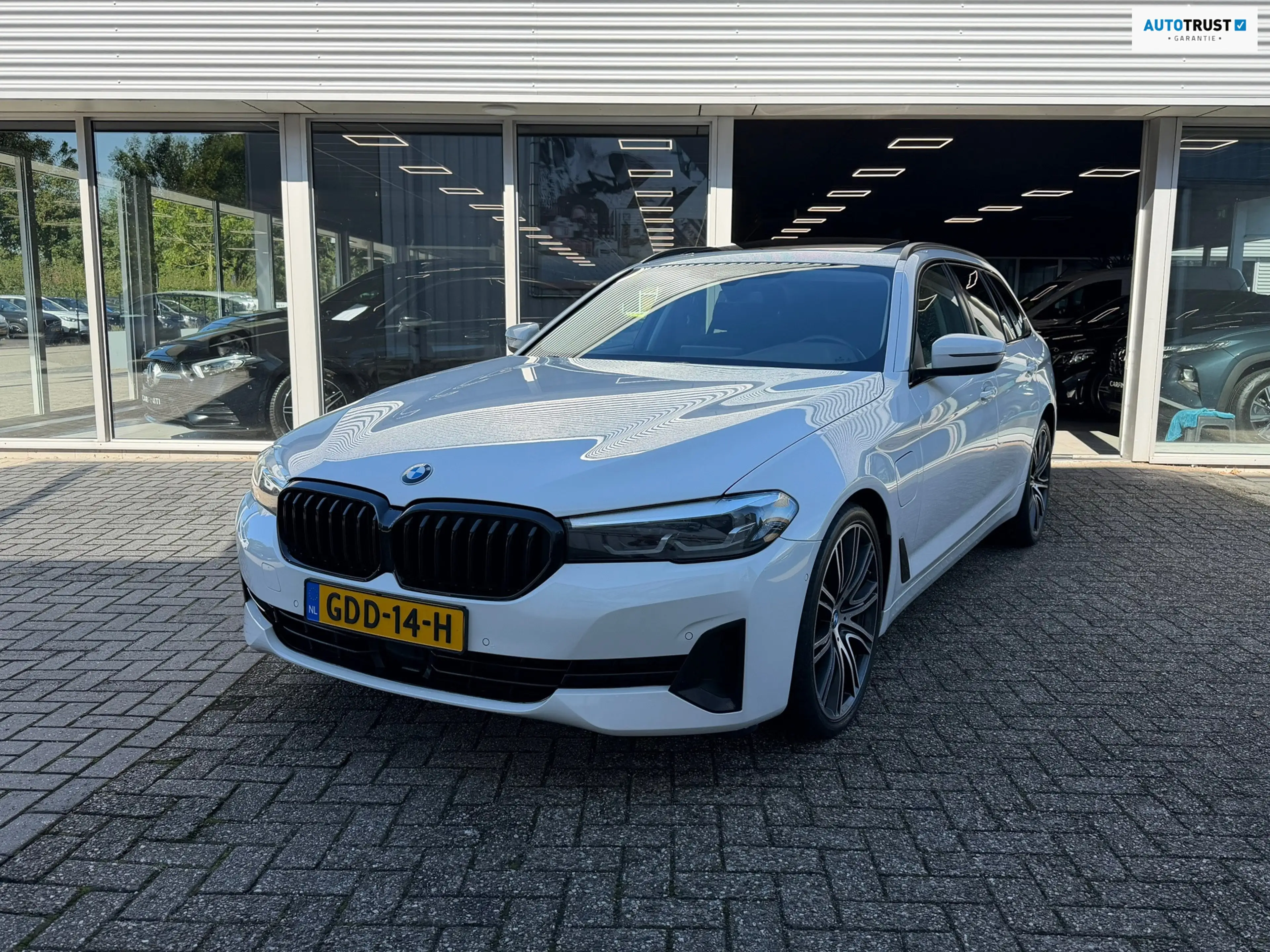 BMW 530 5-serie Touring 530e xDrive Executive / Navi / Cli