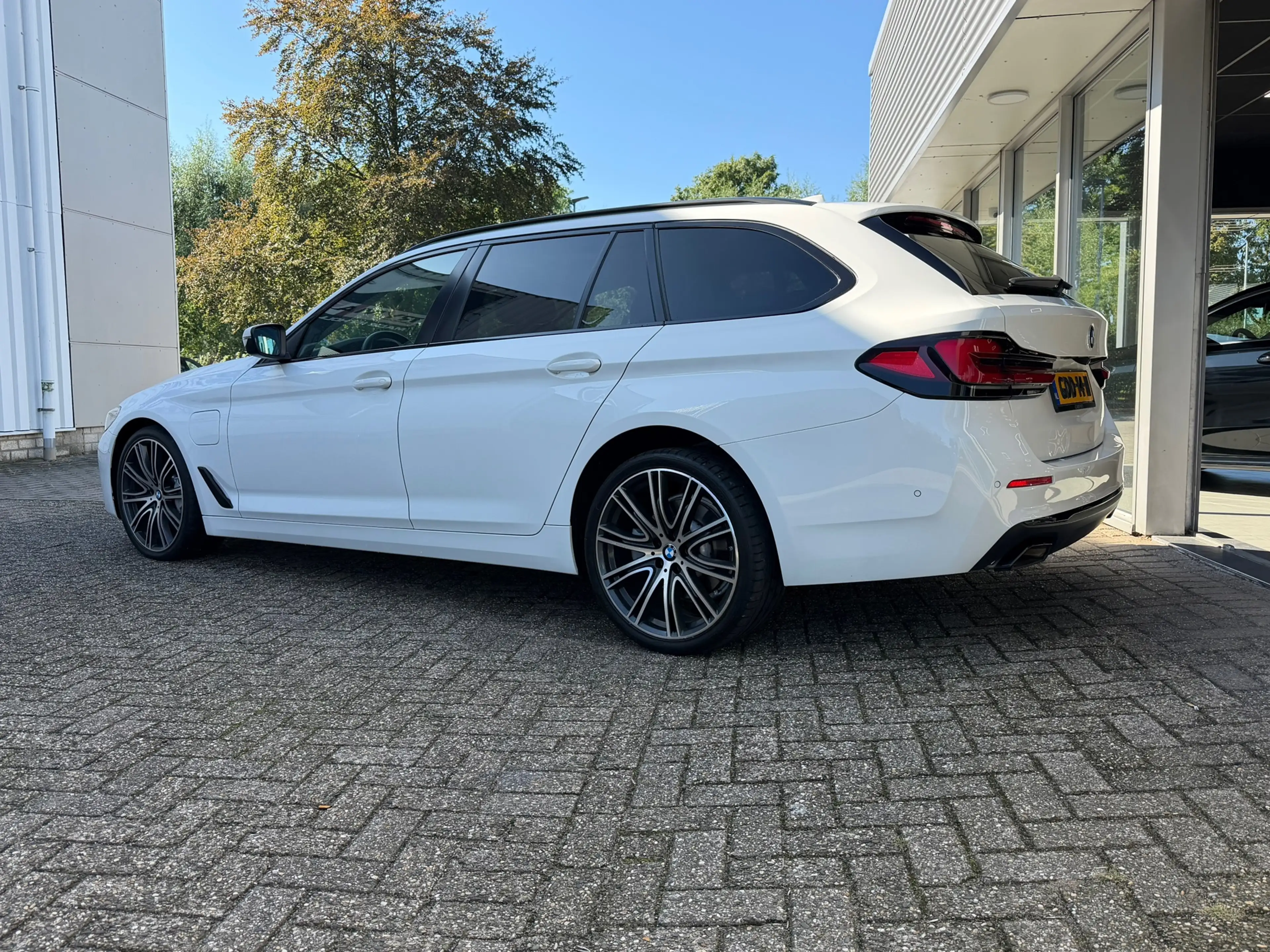 BMW 530 5-serie Touring 530e xDrive Executive / Navi / Cli — photo 3