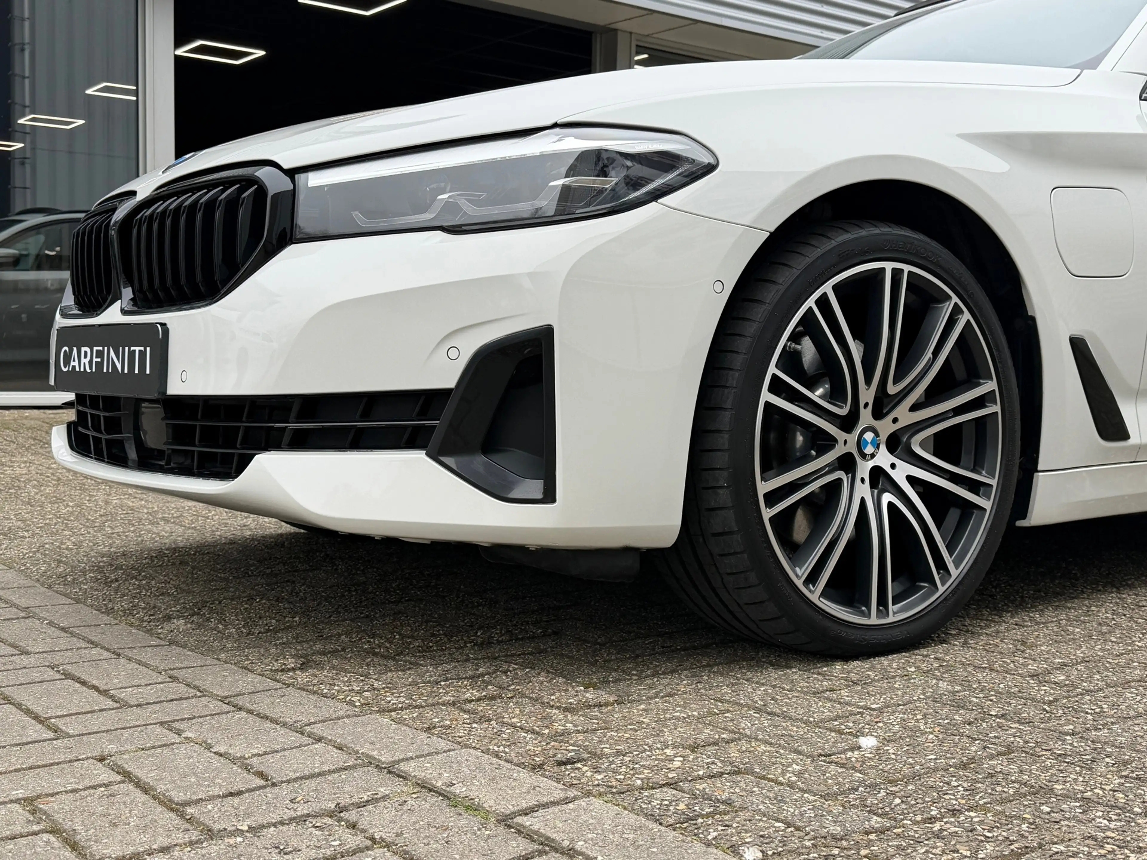 BMW 530 5-serie Touring 530e xDrive Executive / Navi / Cli — photo 13
