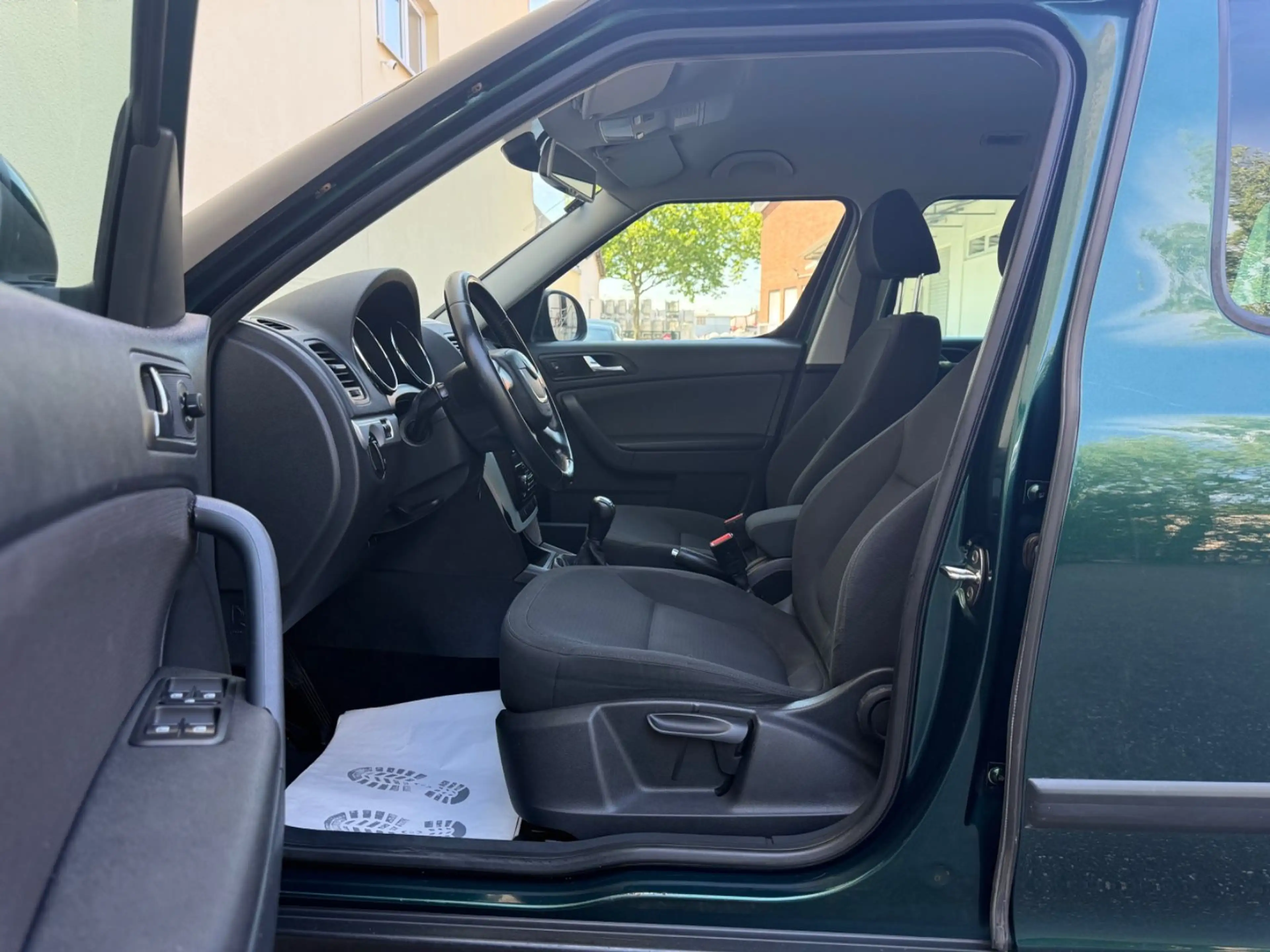 Skoda Yeti 1.2 TSI | 1.Hand | Bi-Xenon | Sitzhe Climat — photo 10