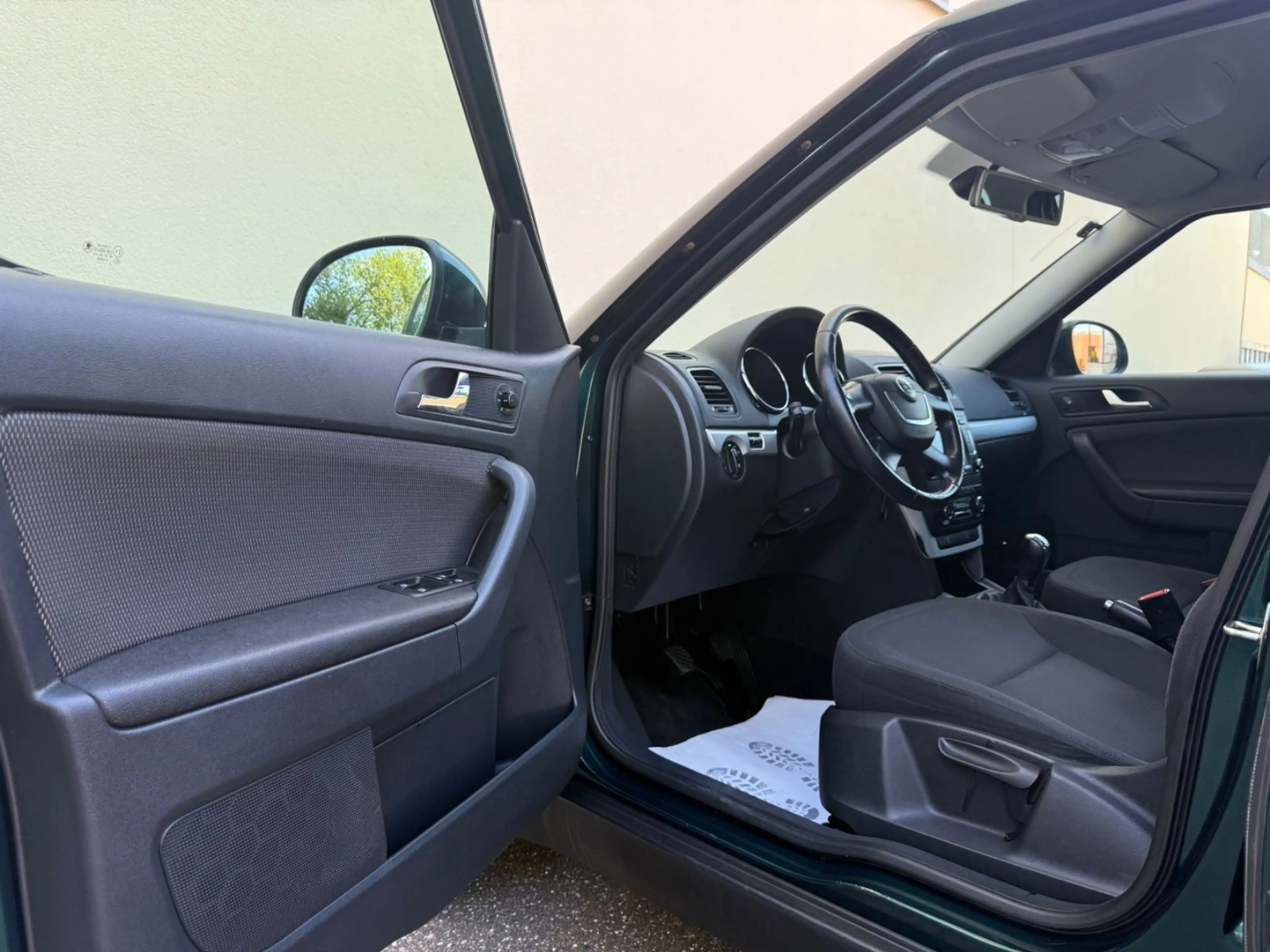 Skoda Yeti 1.2 TSI | 1.Hand | Bi-Xenon | Sitzhe Climat — photo 9