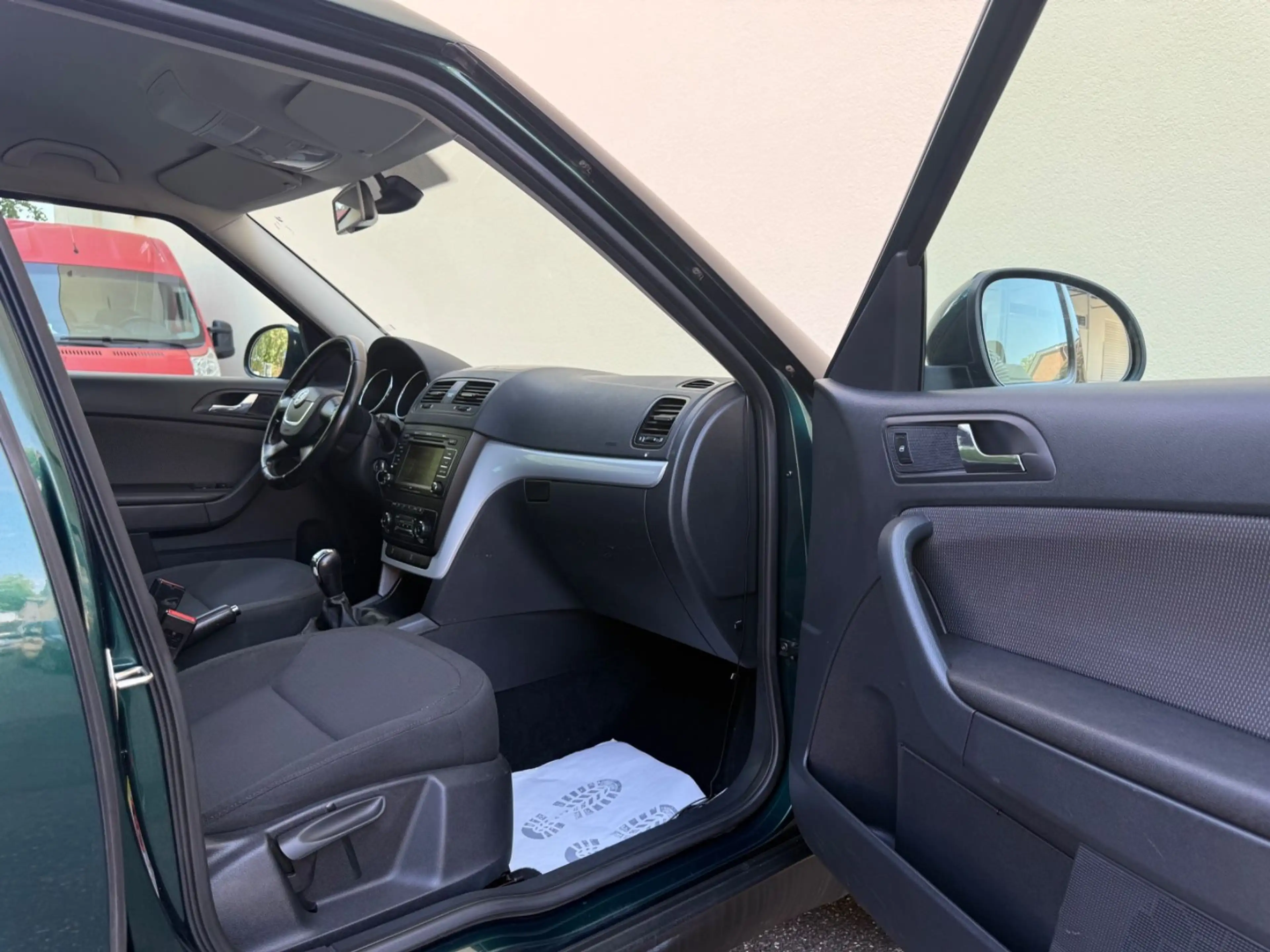 Skoda Yeti 1.2 TSI | 1.Hand | Bi-Xenon | Sitzhe Climat — photo 15