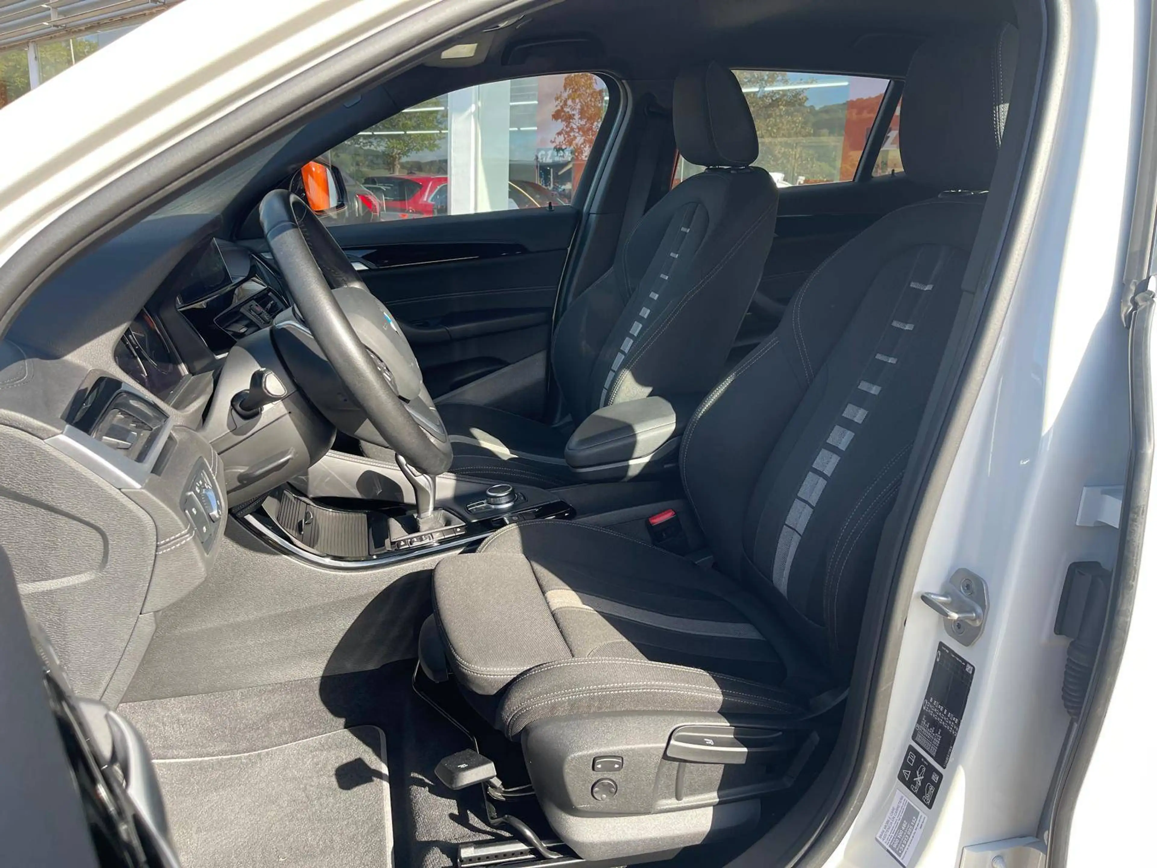 BMW X2 X2 sDrive18d  Aut - JUSQU'A 36 MOIS DE GARANTIE — photo 8