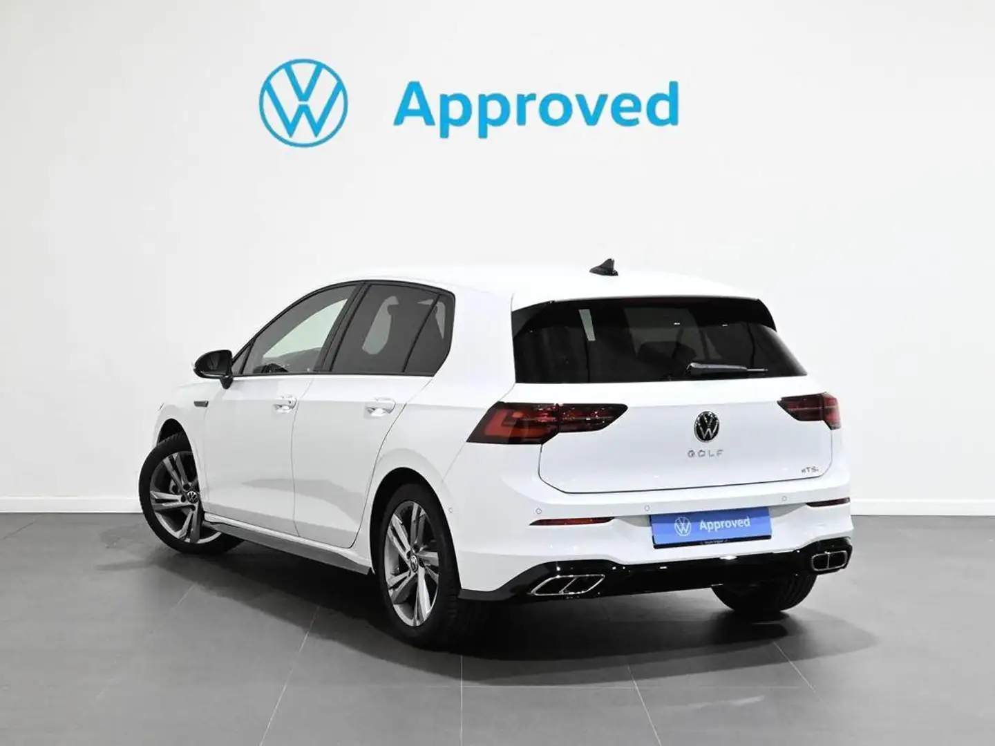 Volkswagen Golf 1.5 eTSI R-Line DSG 110kW Wit - 2