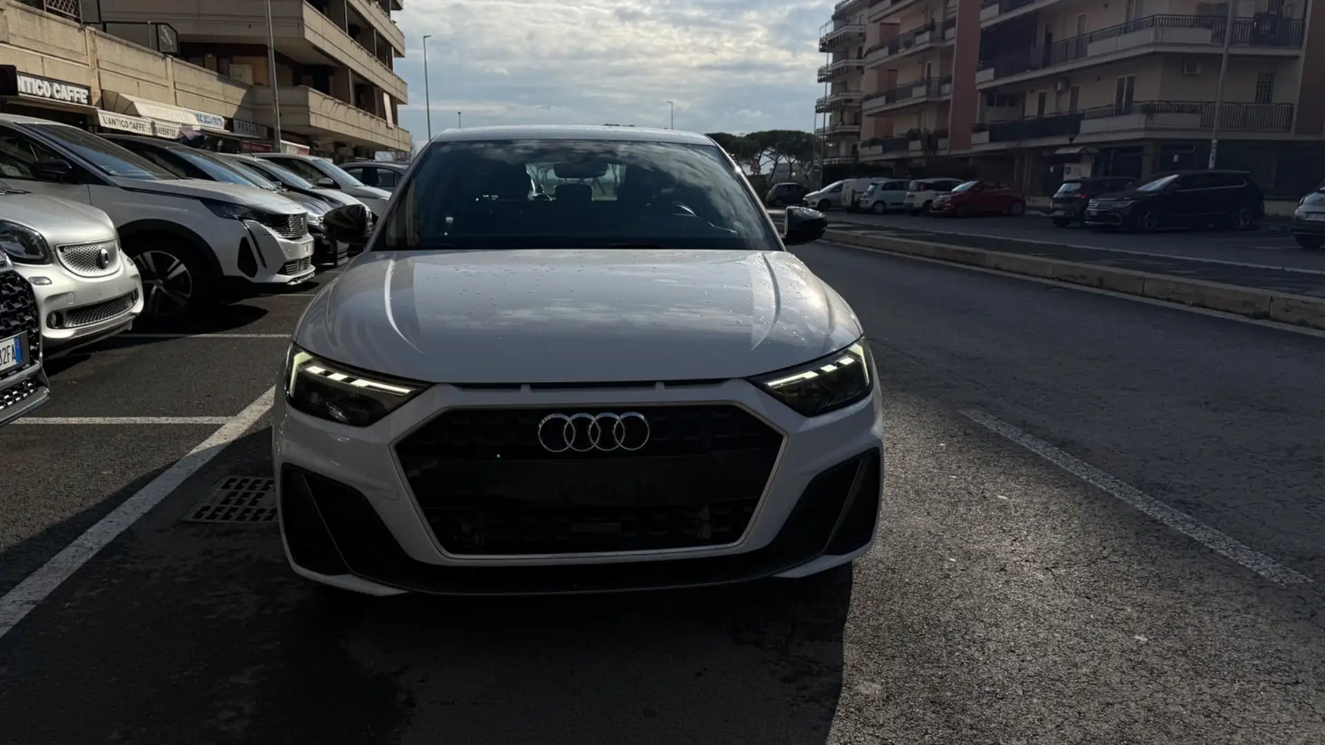 Audi A1 SPB 30 TFSI S tronic S line edition LED NAVI KAMER Bílá - 1