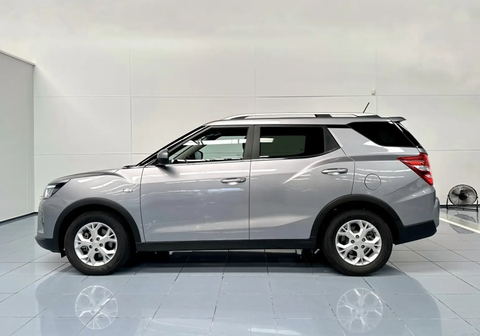 SsangYong Tivoli Grand G15 Urban Plus 4x2 Aut. - 2