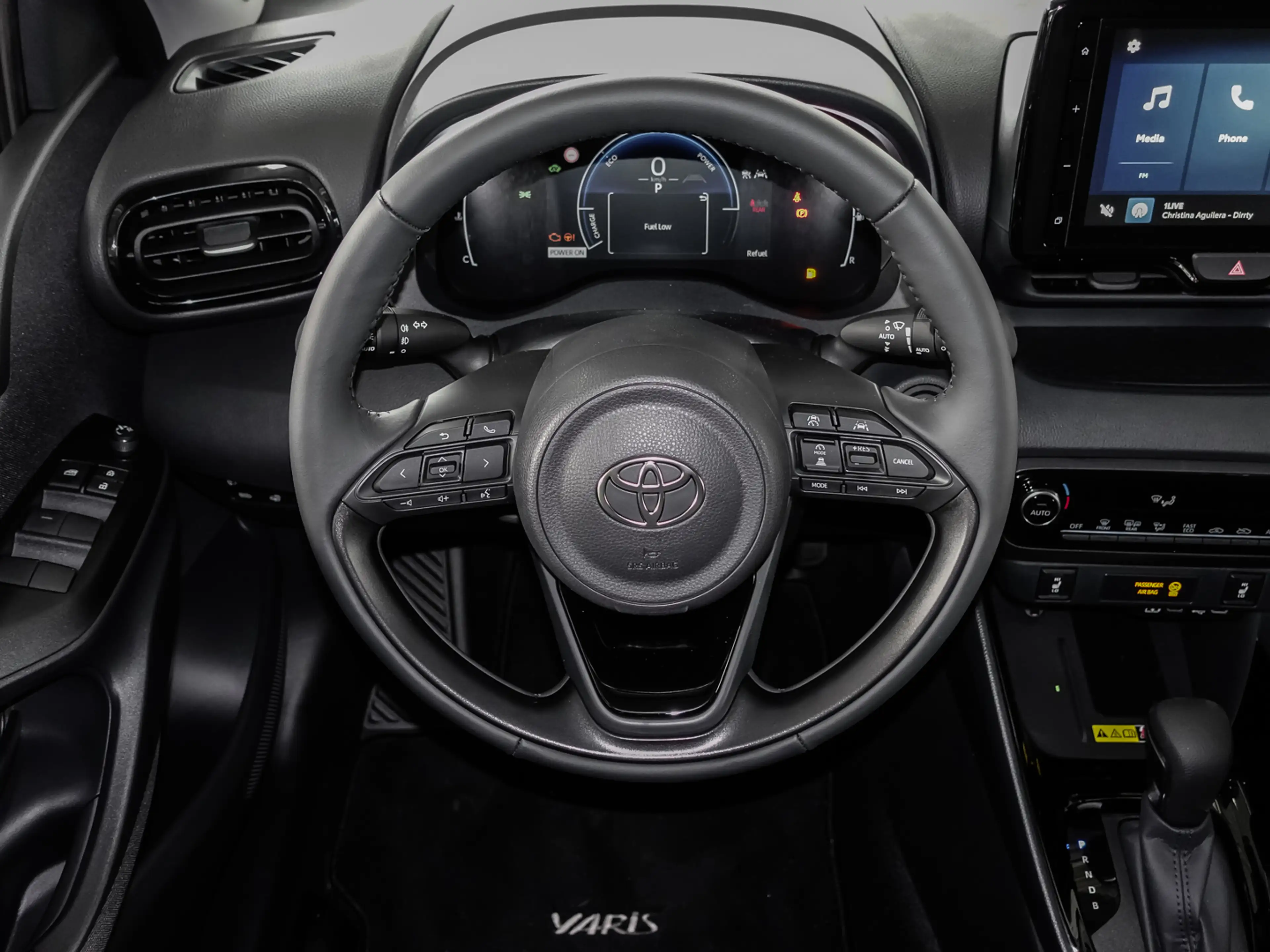 Toyota Yaris Hybrid Teamplayer +Comfort P. +div.Farben+ — photo 8