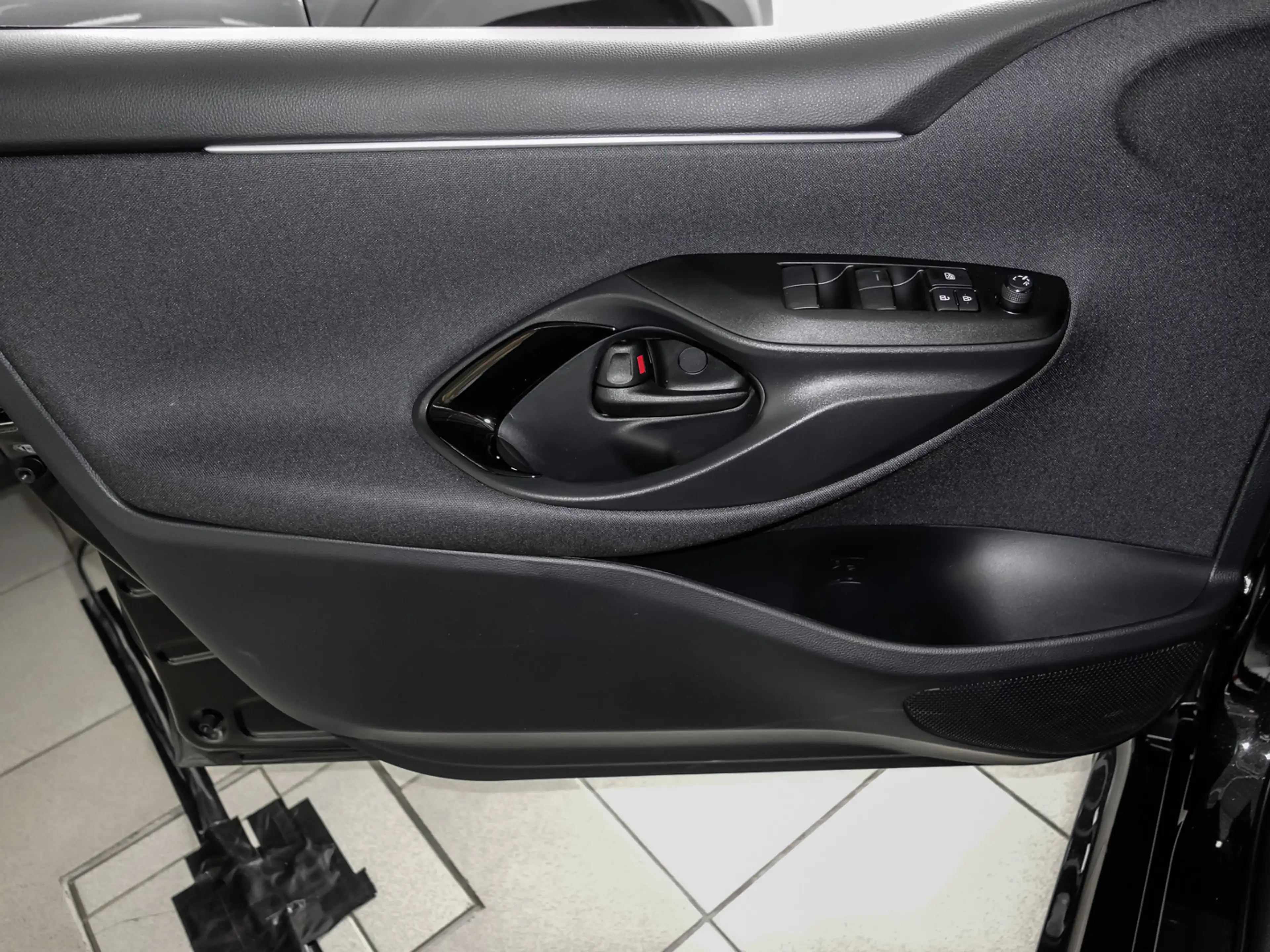 Toyota Yaris Hybrid Teamplayer +Comfort P. +div.Farben+ — photo 13