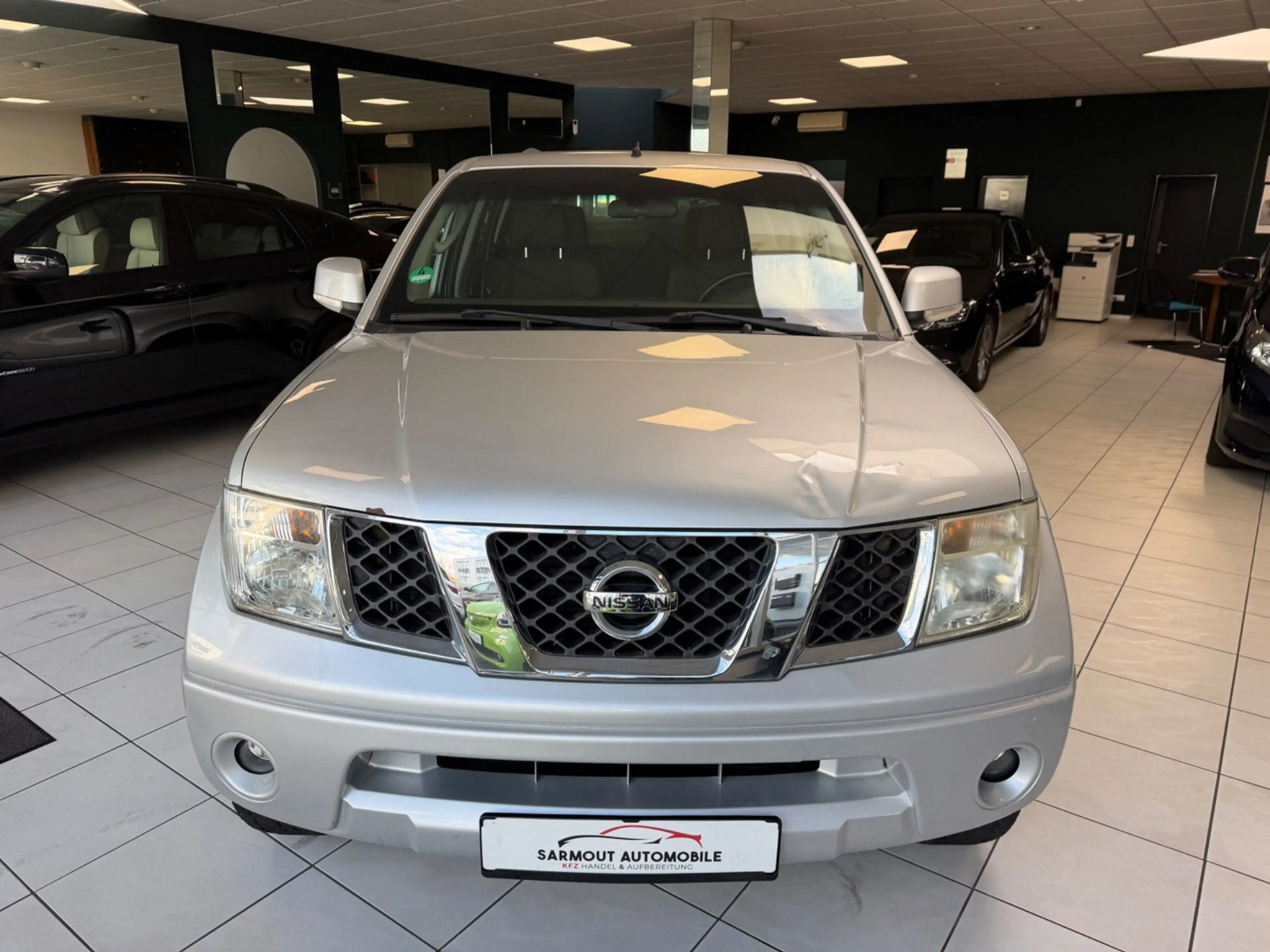 Nissan Navara 2.5 dCi DPF Double Cab SE 4x4 — photo 2