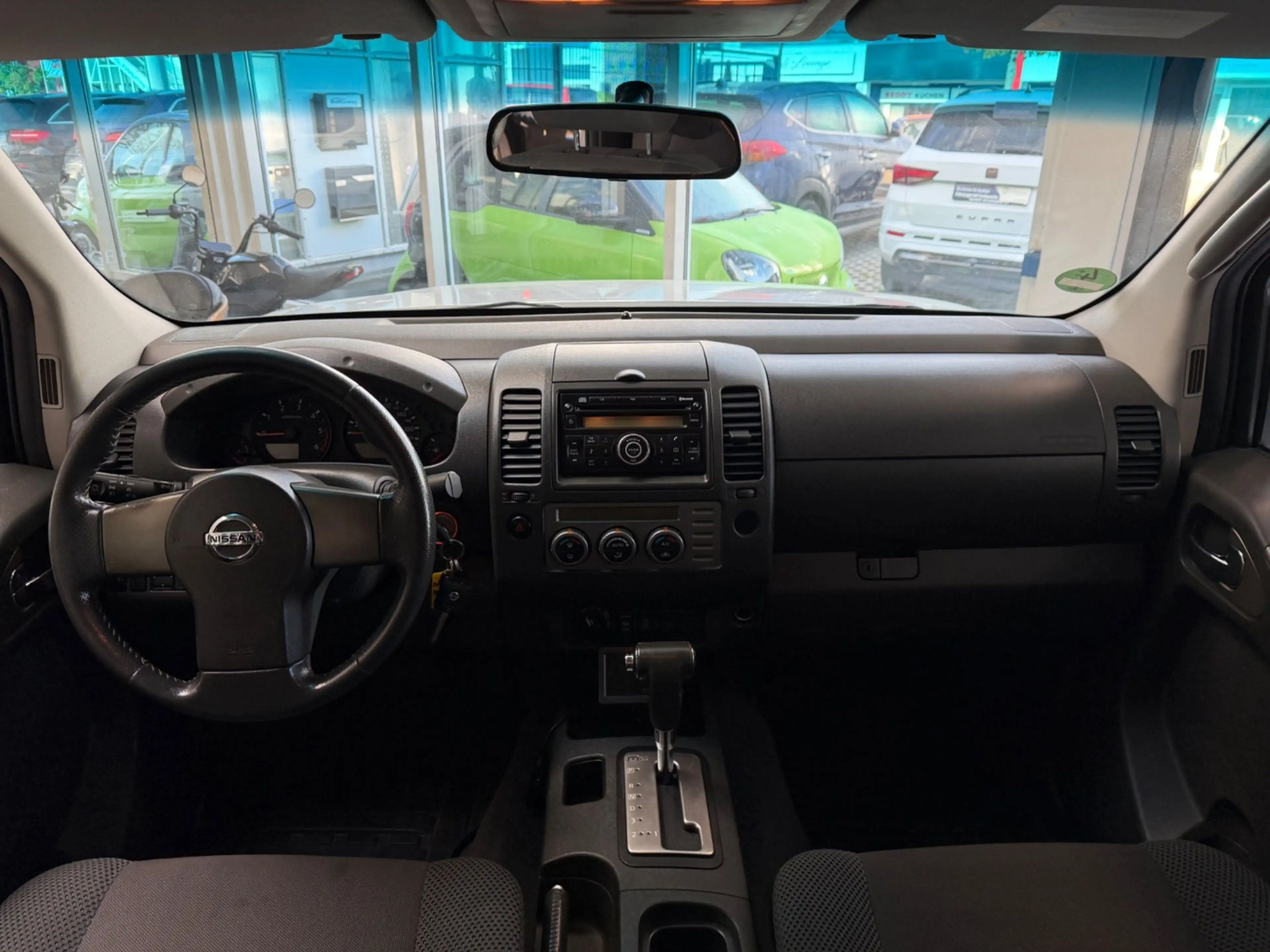 Nissan Navara 2.5 dCi DPF Double Cab SE 4x4 — photo 11