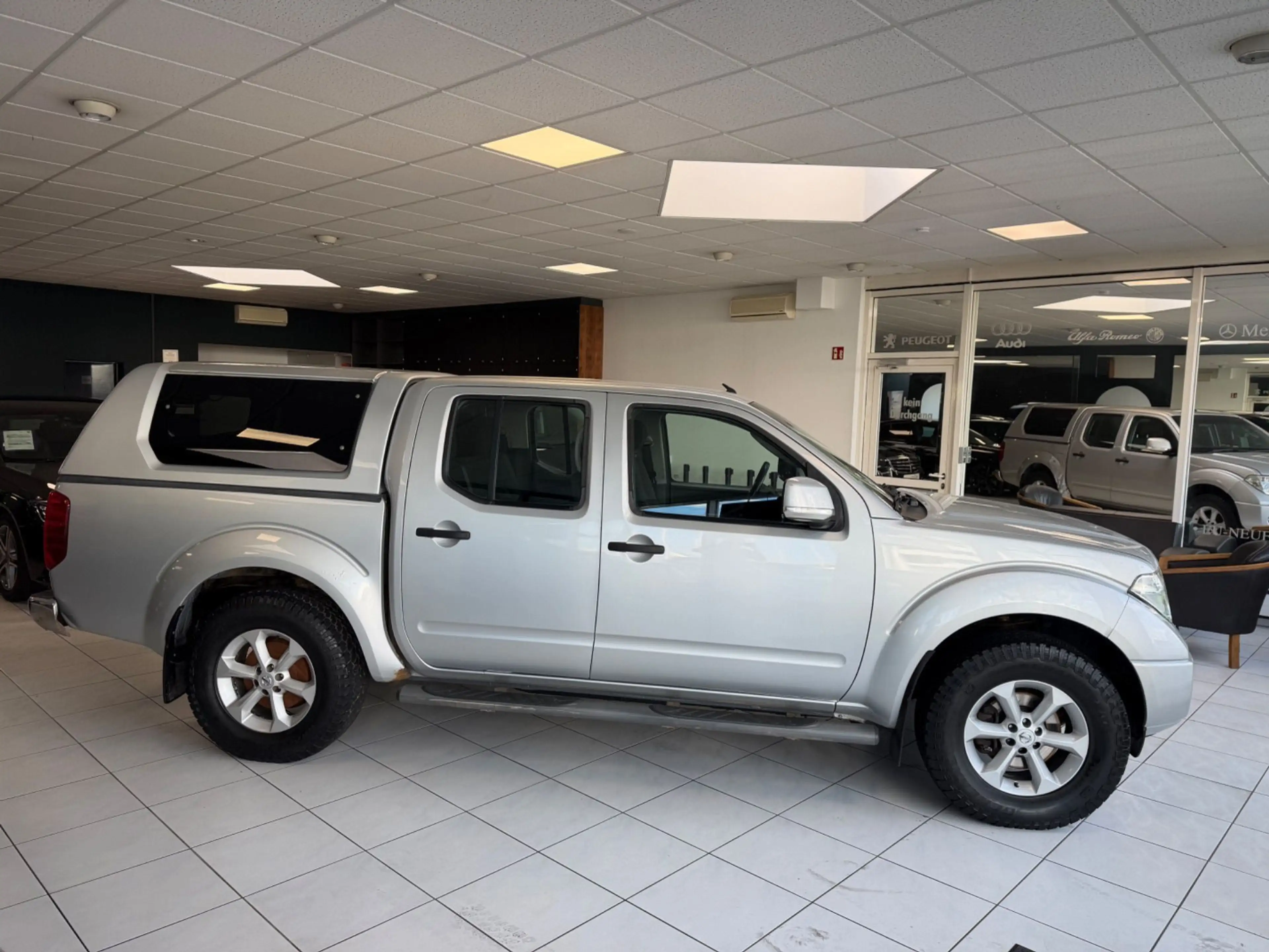 Nissan Navara 2.5 dCi DPF Double Cab SE 4x4 — photo 5