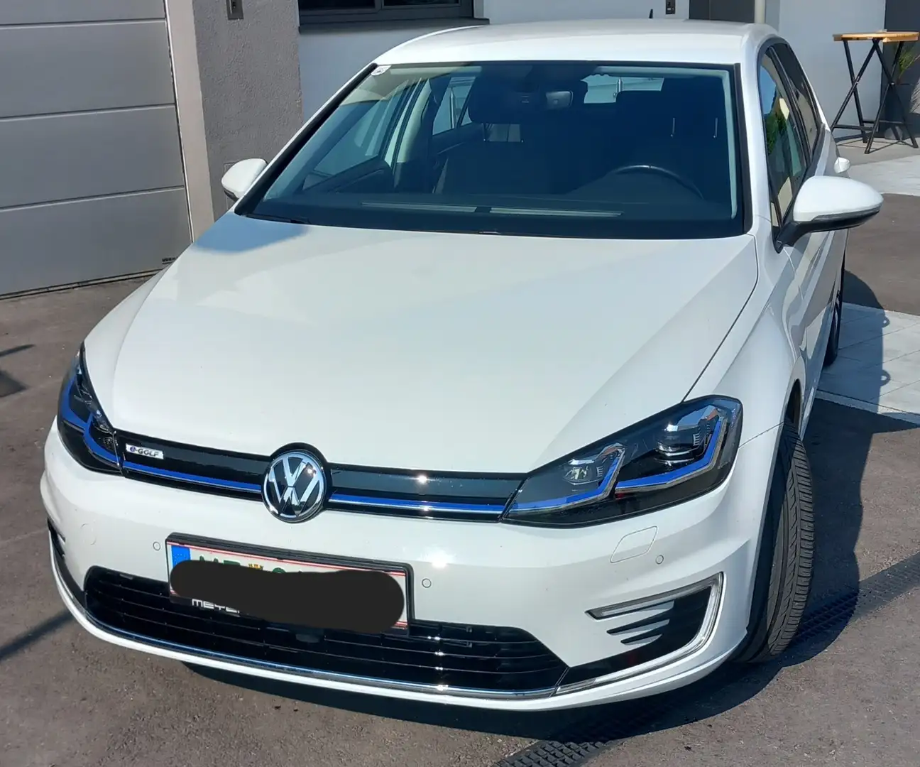 Volkswagen e-Golf e-Golf 35,8kWh (mit Batterie) Biały - 1