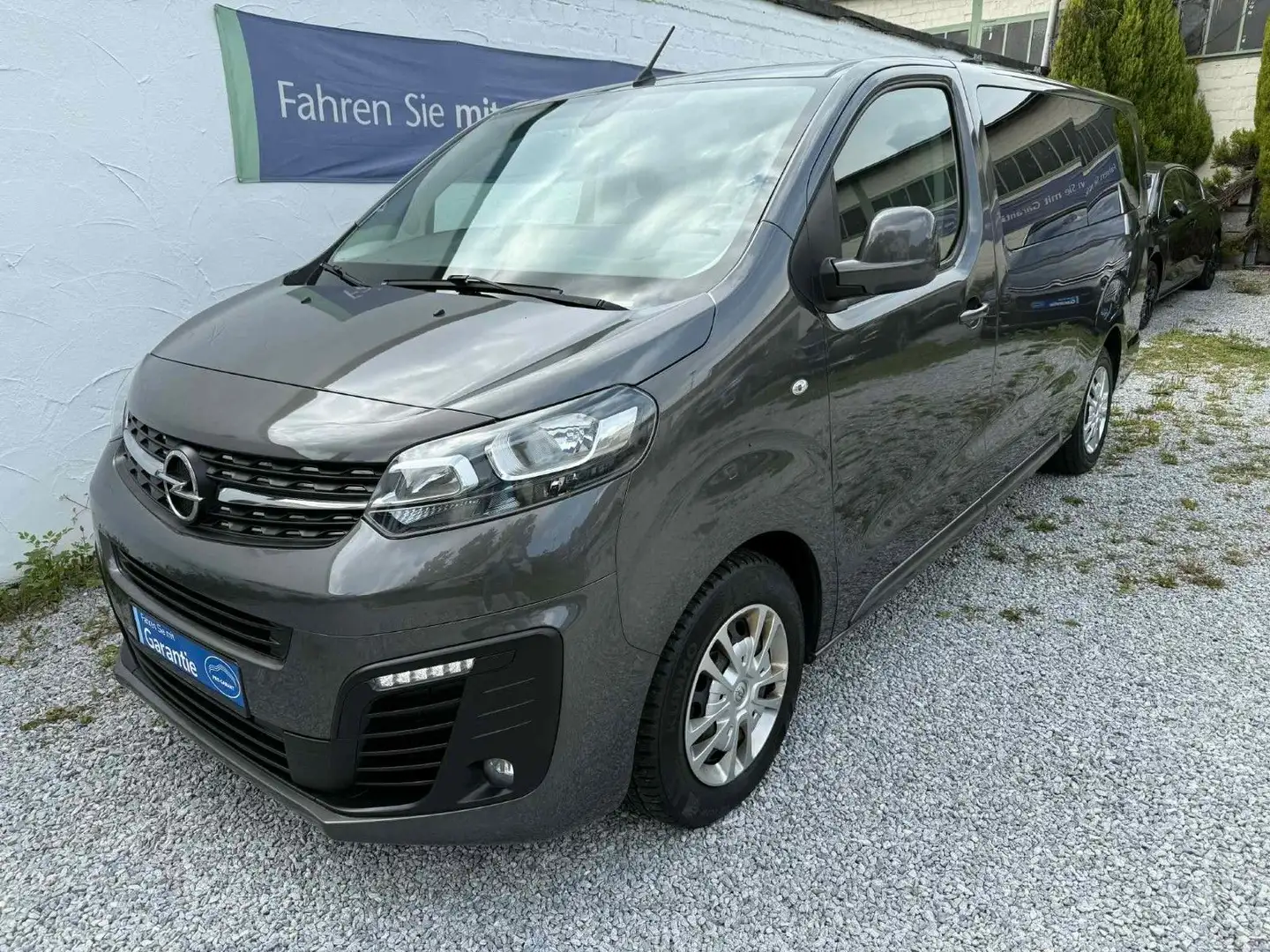Opel Zafira Life L3* 9 Sitzer* Navi* Klima* AHK* Grau - 1