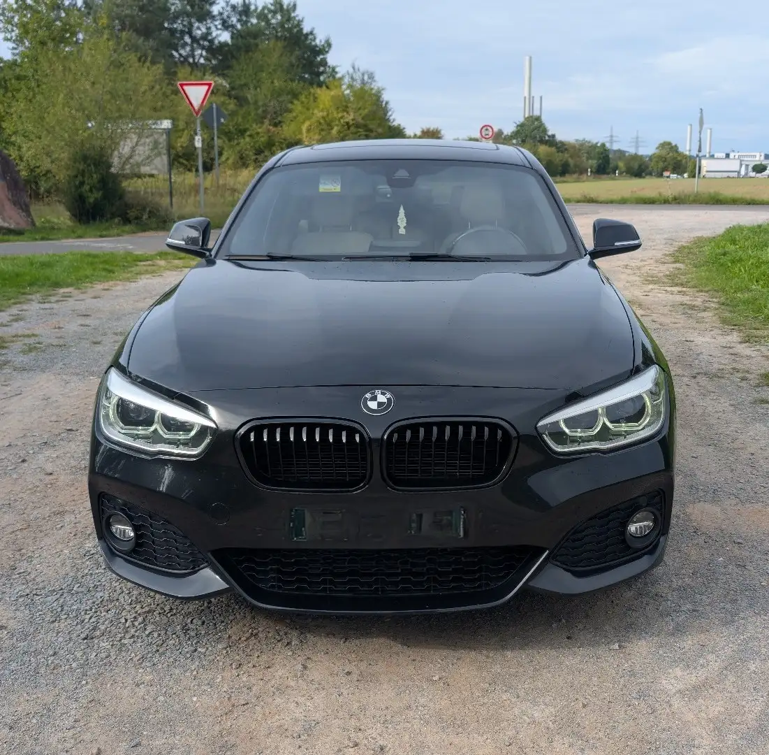 BMW 120 120i Aut. Edition Sport Schwarz - 2