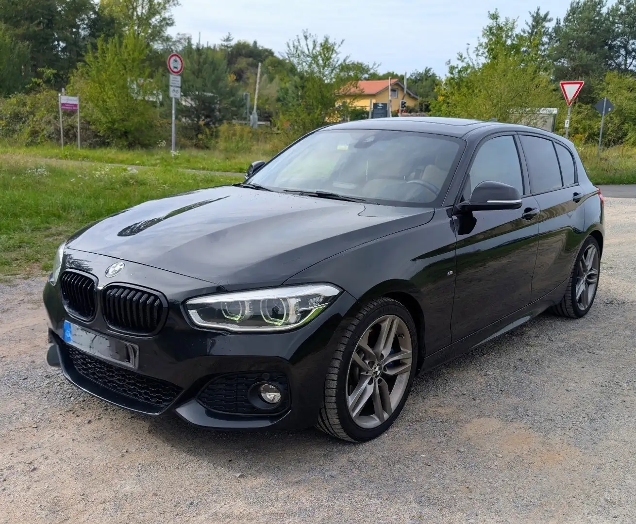 BMW 120 120i Aut. Edition Sport Schwarz - 1