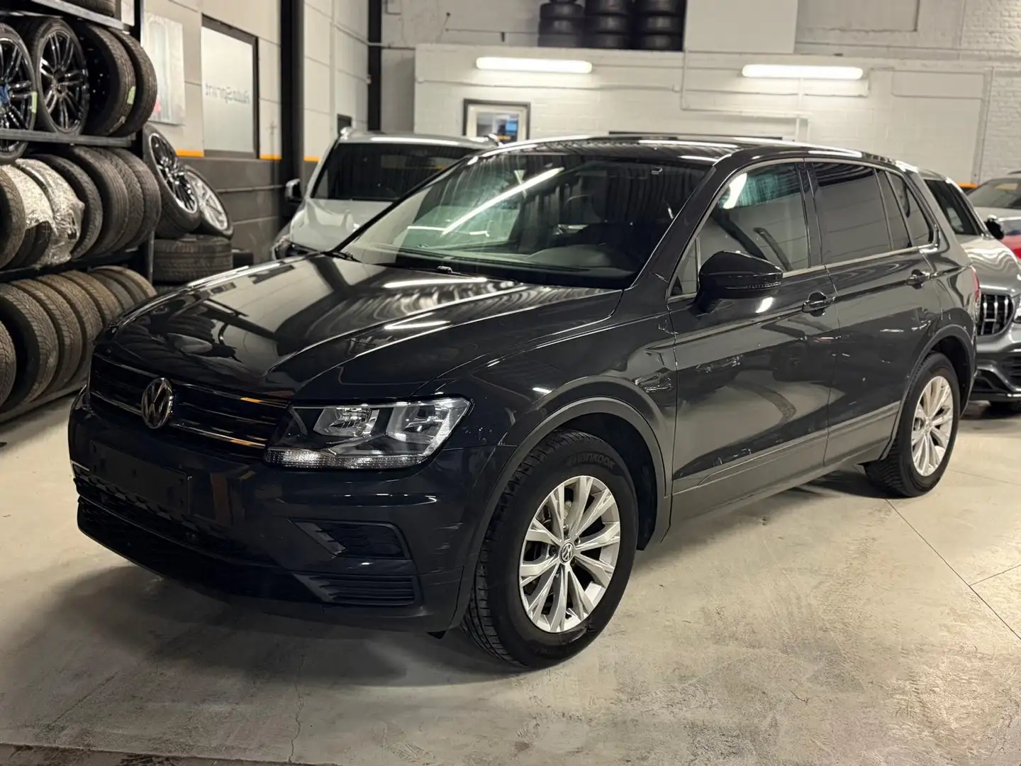 Volkswagen Tiguan 1.4TFSI CLIM AUTO PDC AV ET ARR Gris - 1