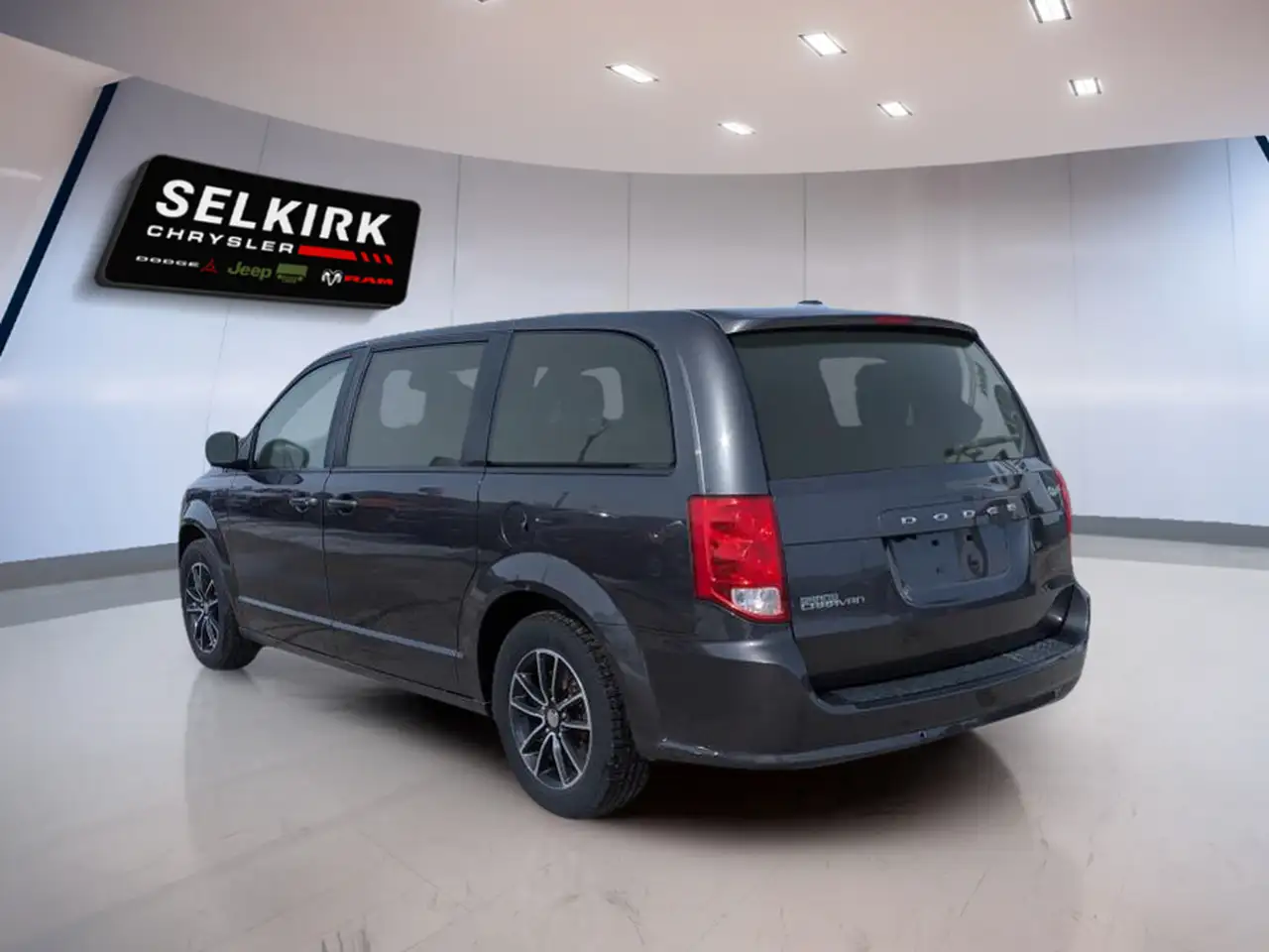 Dodge Grand Caravan снимка Dodge Grand Caravan