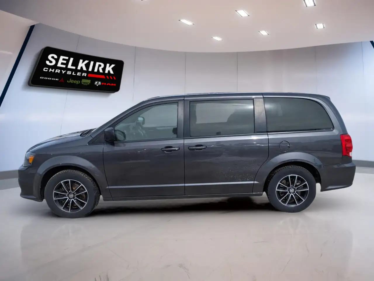 Dodge Grand Caravan снимка Dodge Grand Caravan