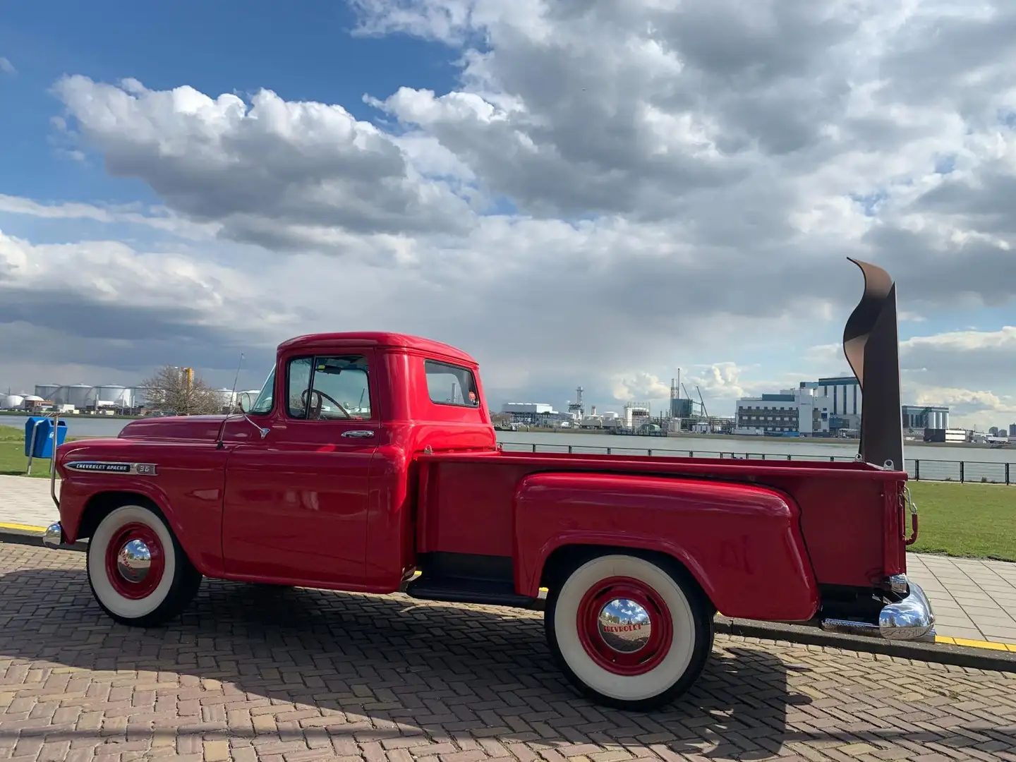 Chevrolet APACHE Rosso - 1