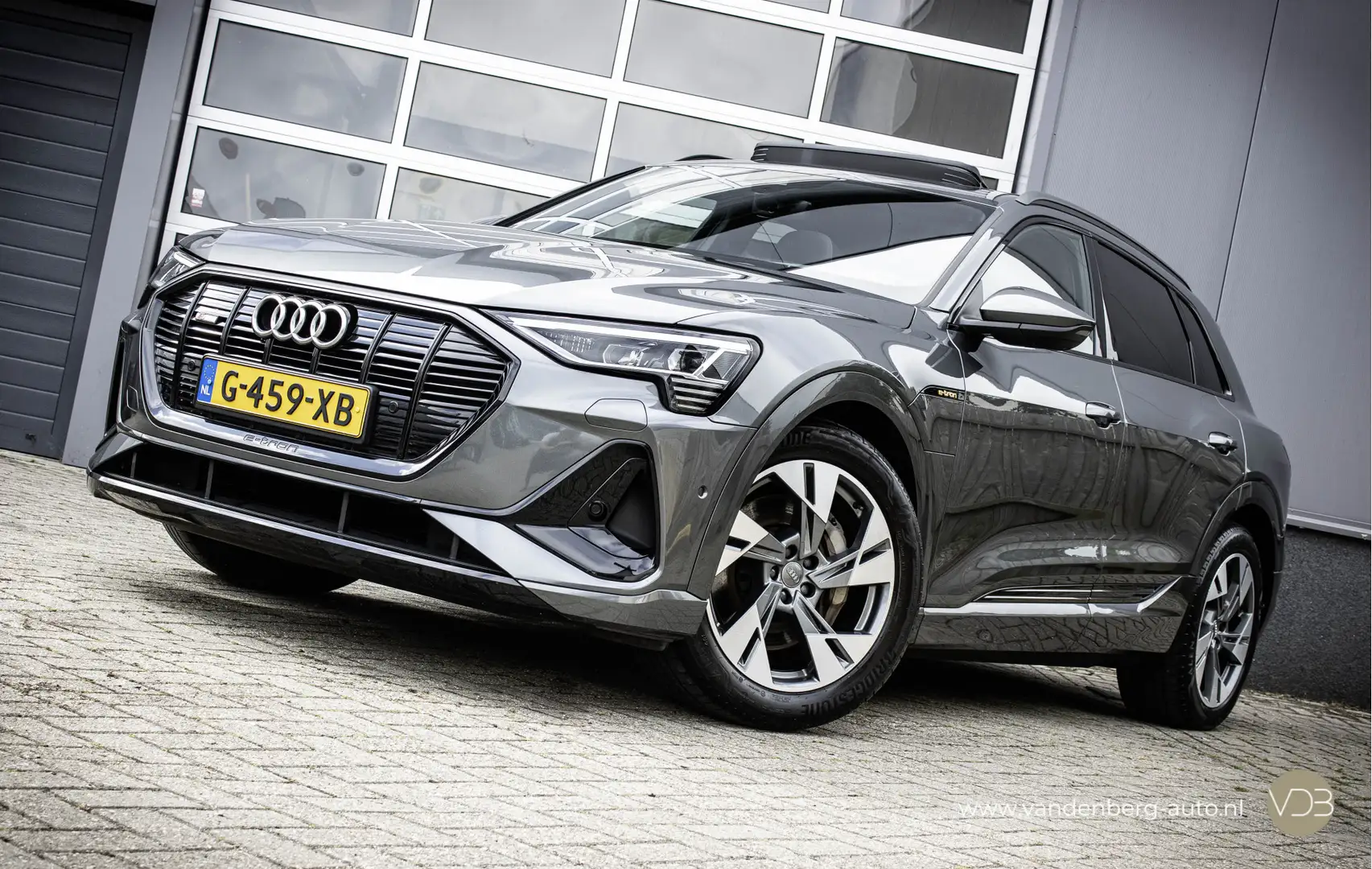 Audi e-tron 50 Quattro 3x S-Line Black Edition Panorama Origin Gris - 1