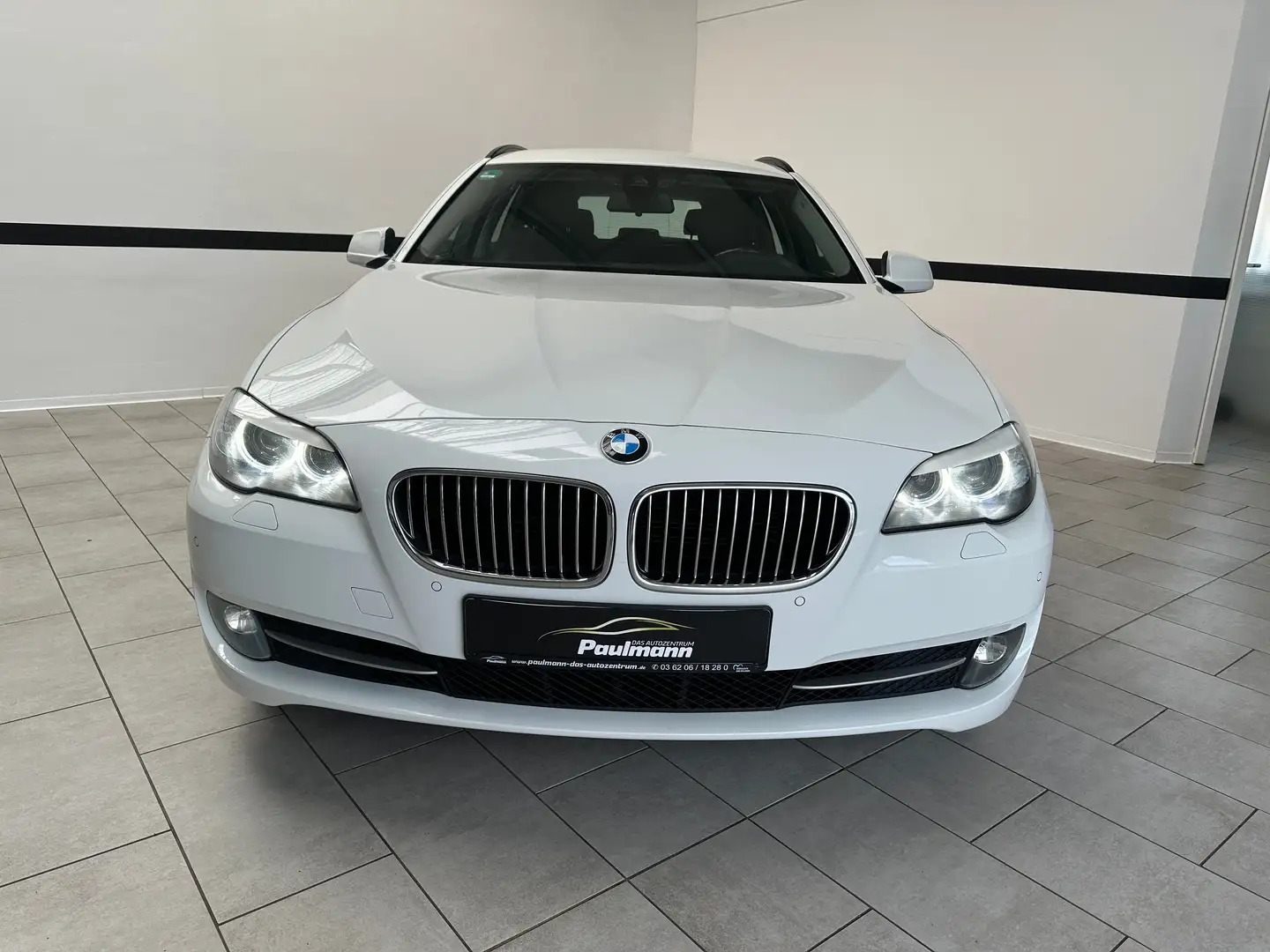 BMW 530 530d xDrive Touring Aut. Navi*Leder*Standheiz.* Weiß - 2