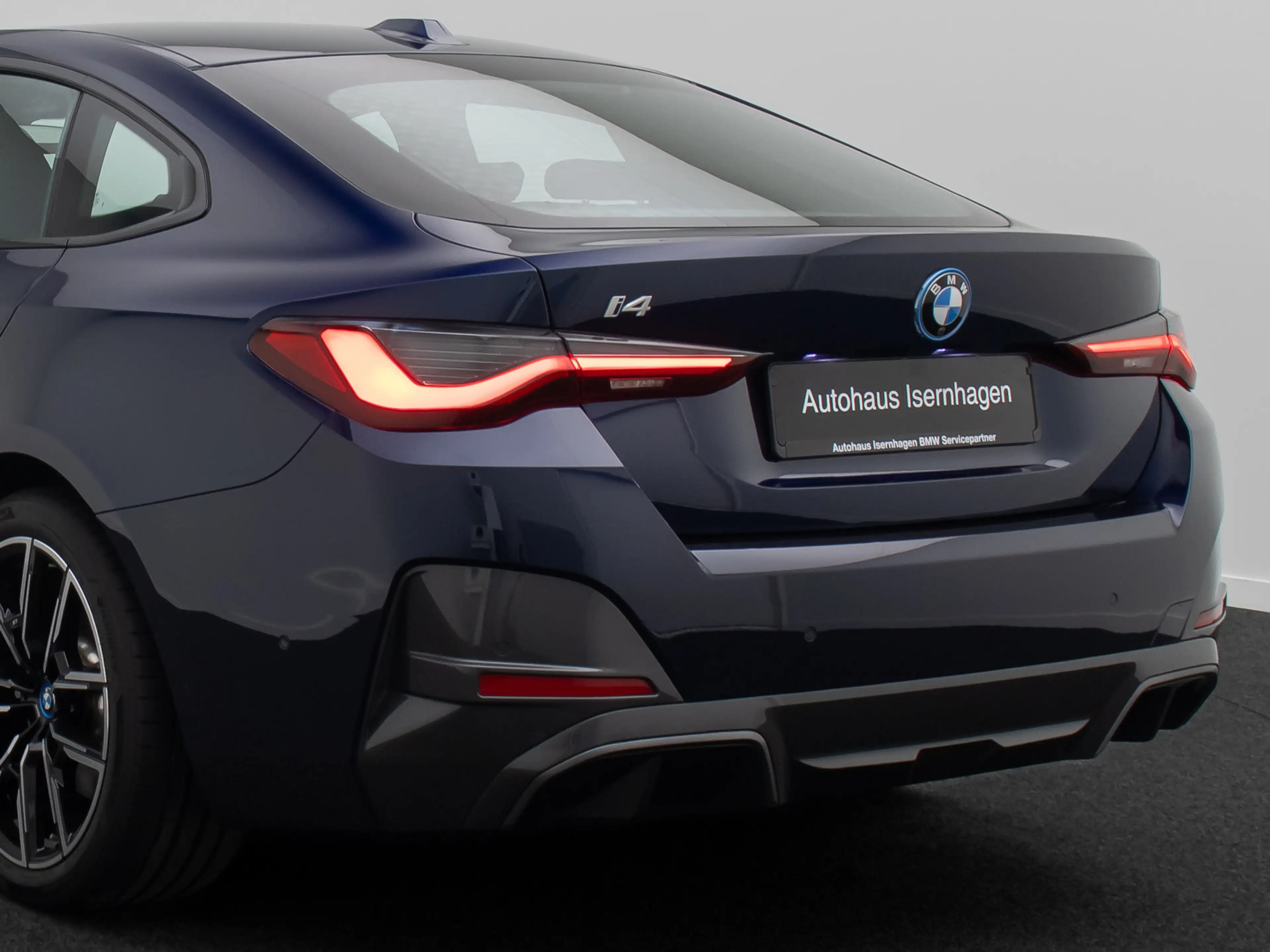BMW i4 M Sport GC HUD Laser 360° H K Alarm 19 — photo 14