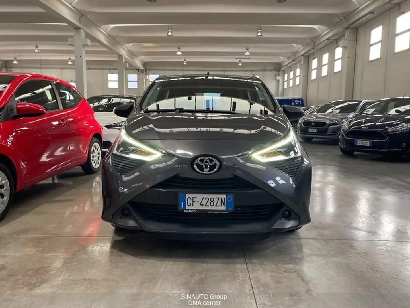 Toyota Aygo Connect 1.0 VVT-i 72 CV 5 porte x-play - 2