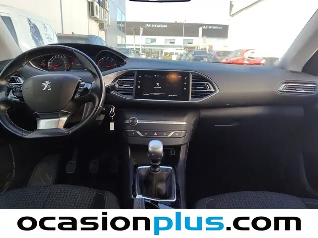 Peugeot 308 view 6