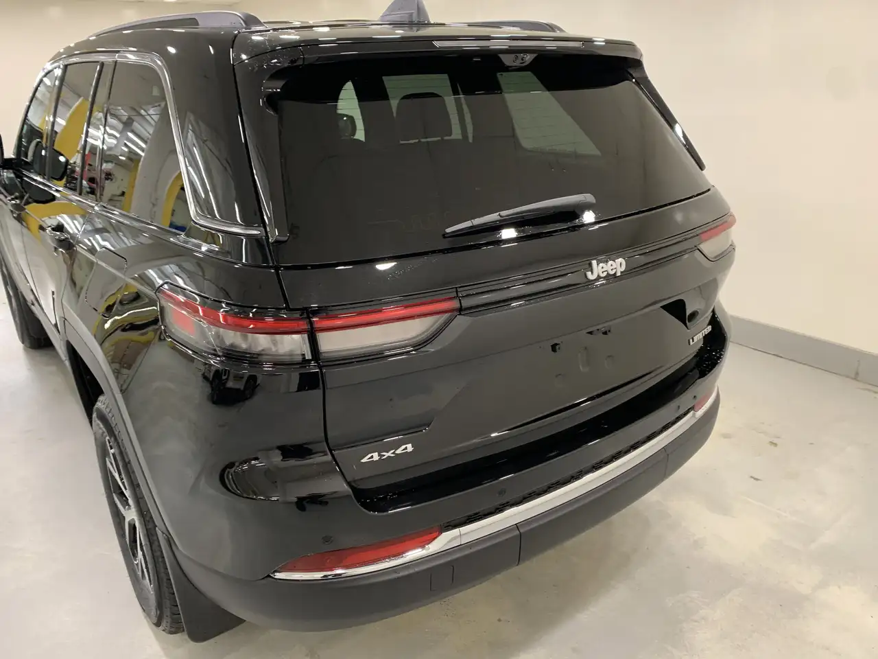 Jeep Grand Cherokee снимка Jeep Grand Cherokee