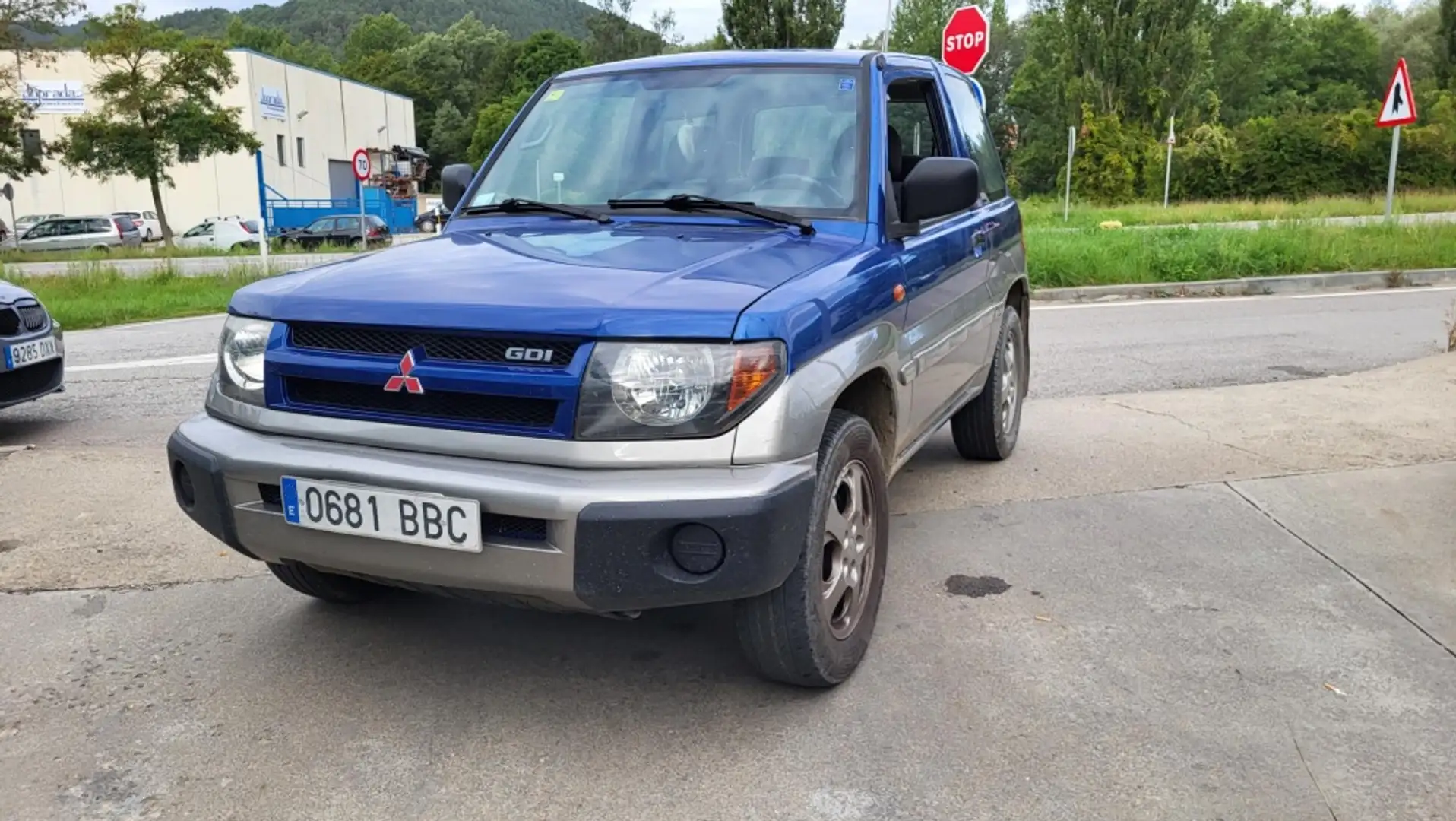 Mitsubishi Montero iO 1.8 GDI Base Blau - 1