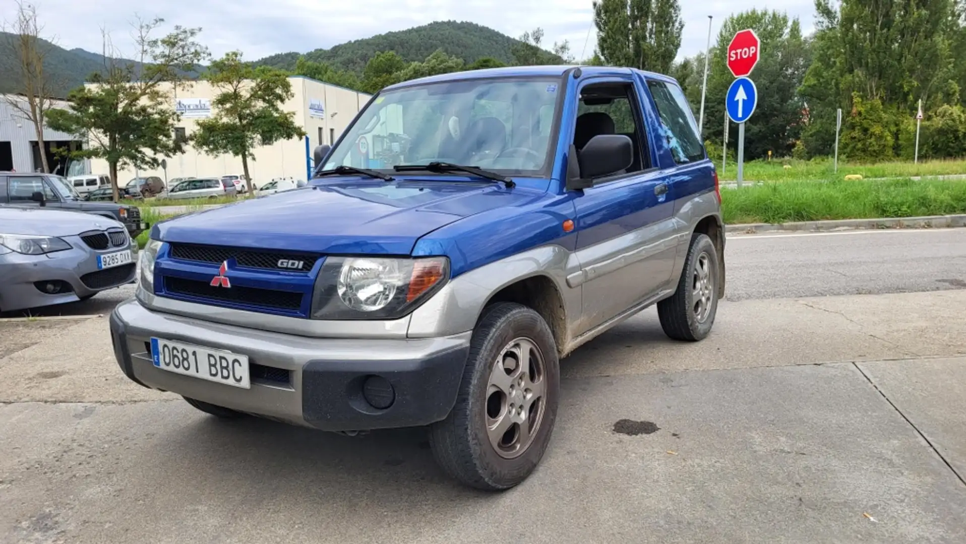 Mitsubishi Montero iO 1.8 GDI Base Blau - 2