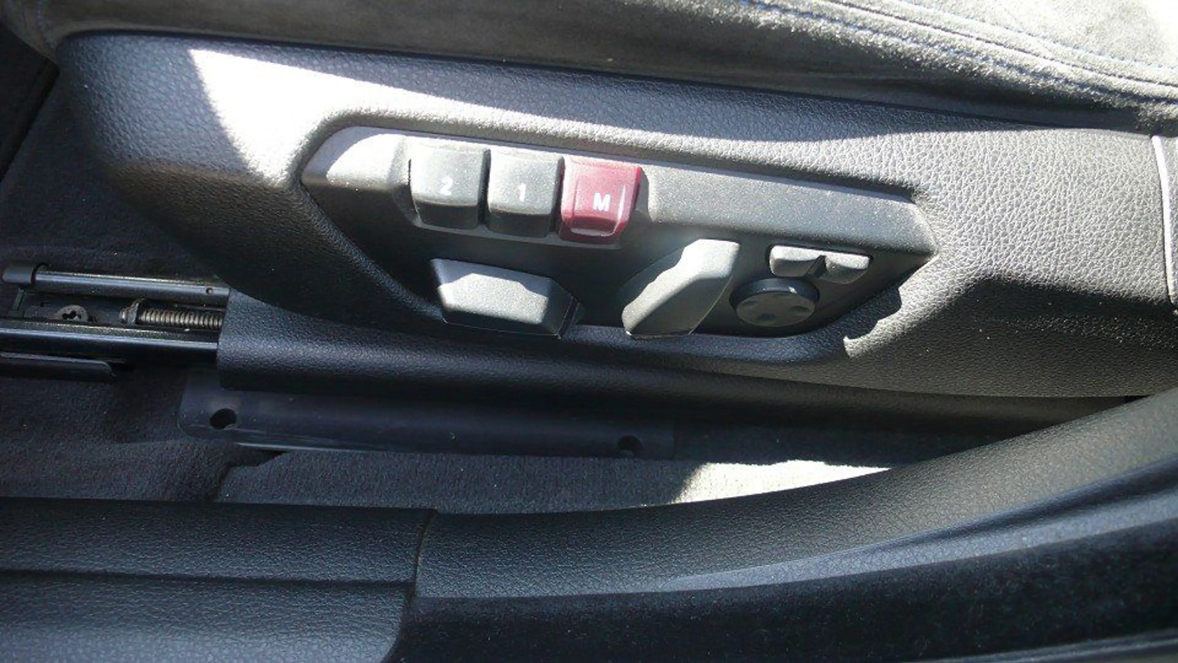 BMW 328 i xDrive M-Sport u. Technik Paket Navi 328 i — photo 9