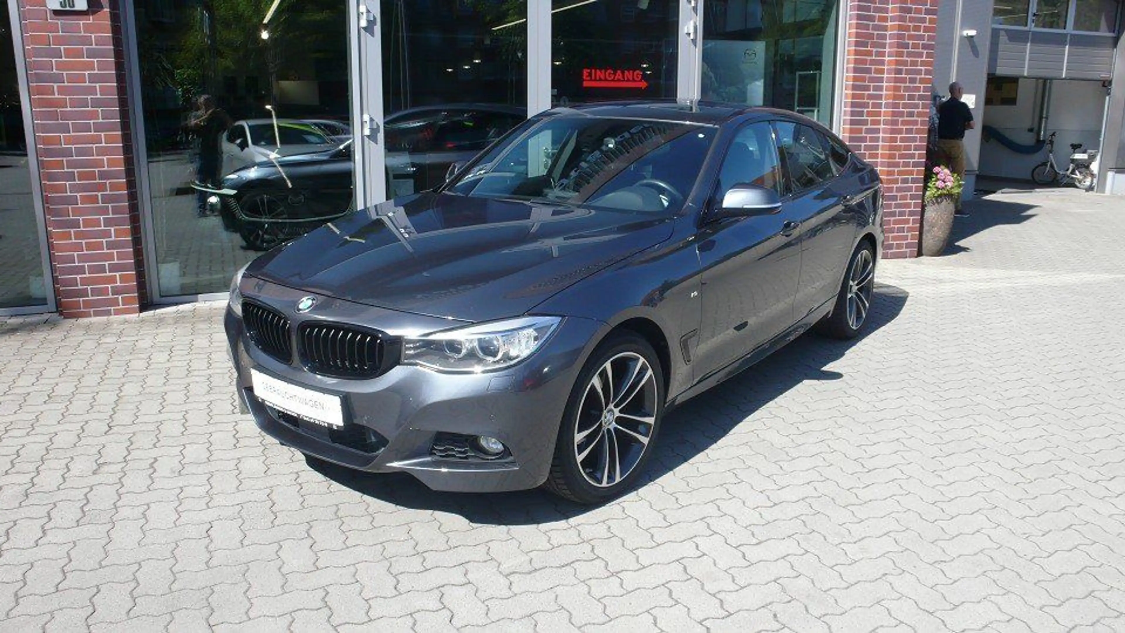 BMW 328 i xDrive M-Sport u. Technik Paket Navi 328 i — photo 2