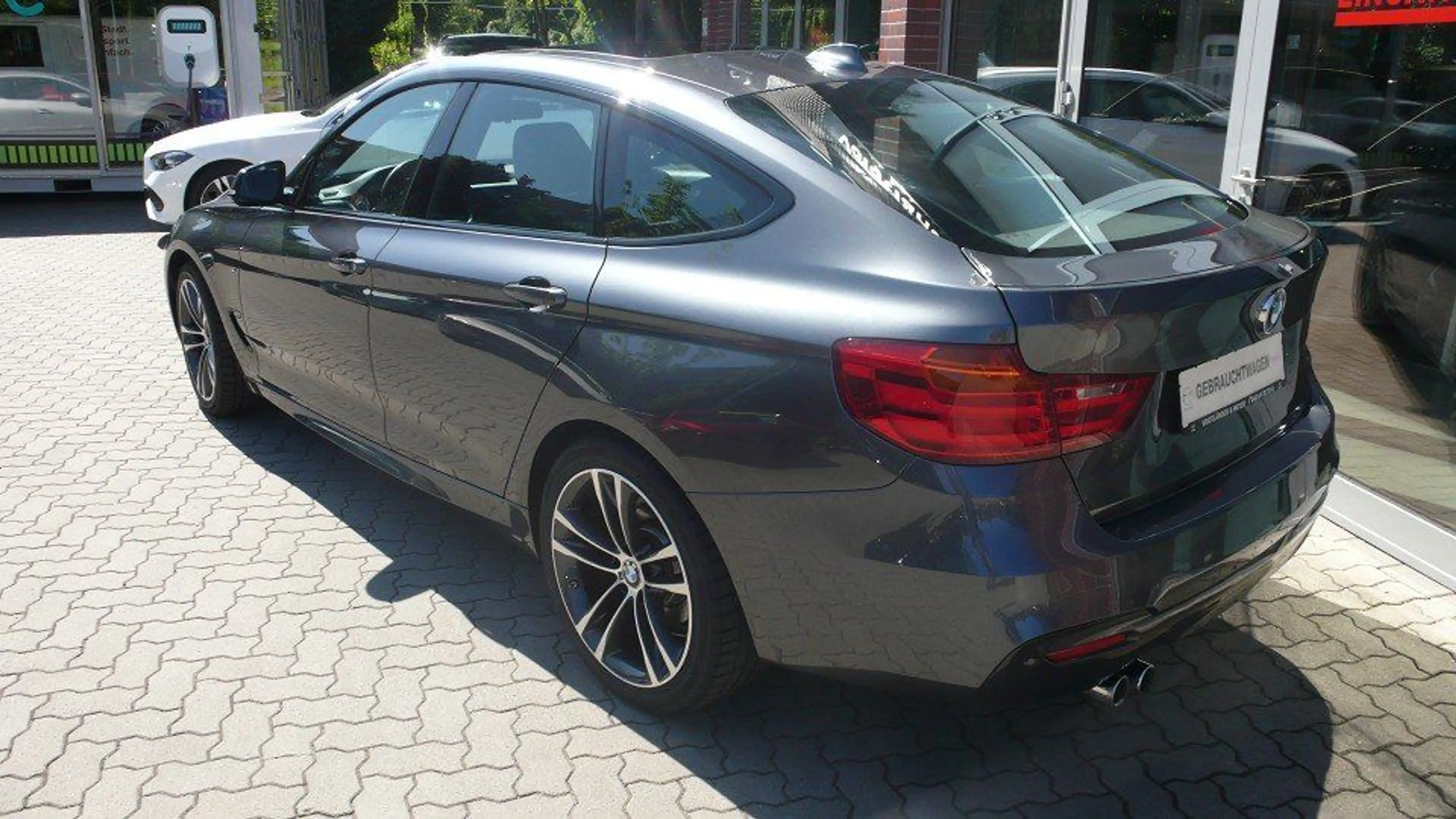 BMW 328 i xDrive M-Sport u. Technik Paket Navi 328 i — photo 5