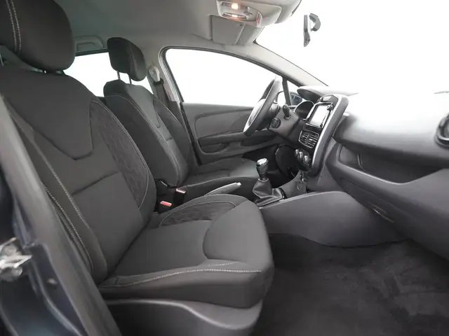 Renault Clio view 3