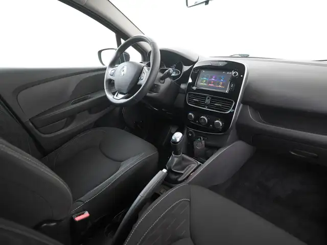 Renault Clio view 2