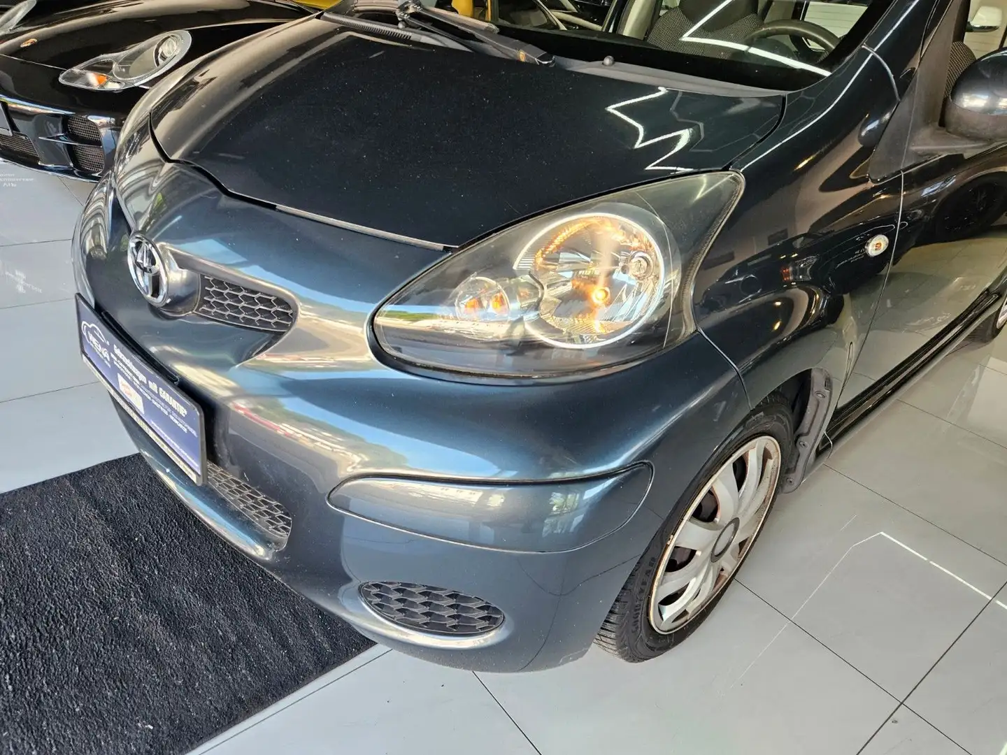Toyota Aygo AYGO Cool,Klima,5-Türig,CD,EL-Fenster Grau - 2