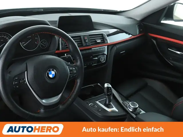 BMW 3 Series view 11