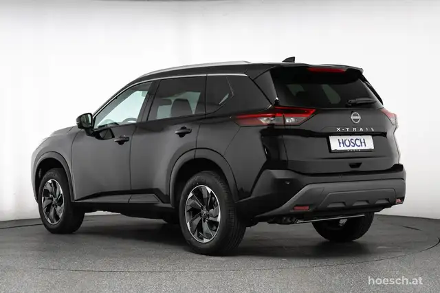Nissan X-Trail view 4