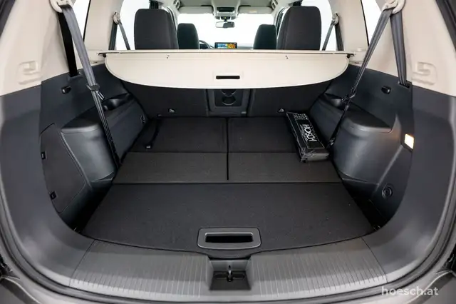 Nissan X-Trail view 9